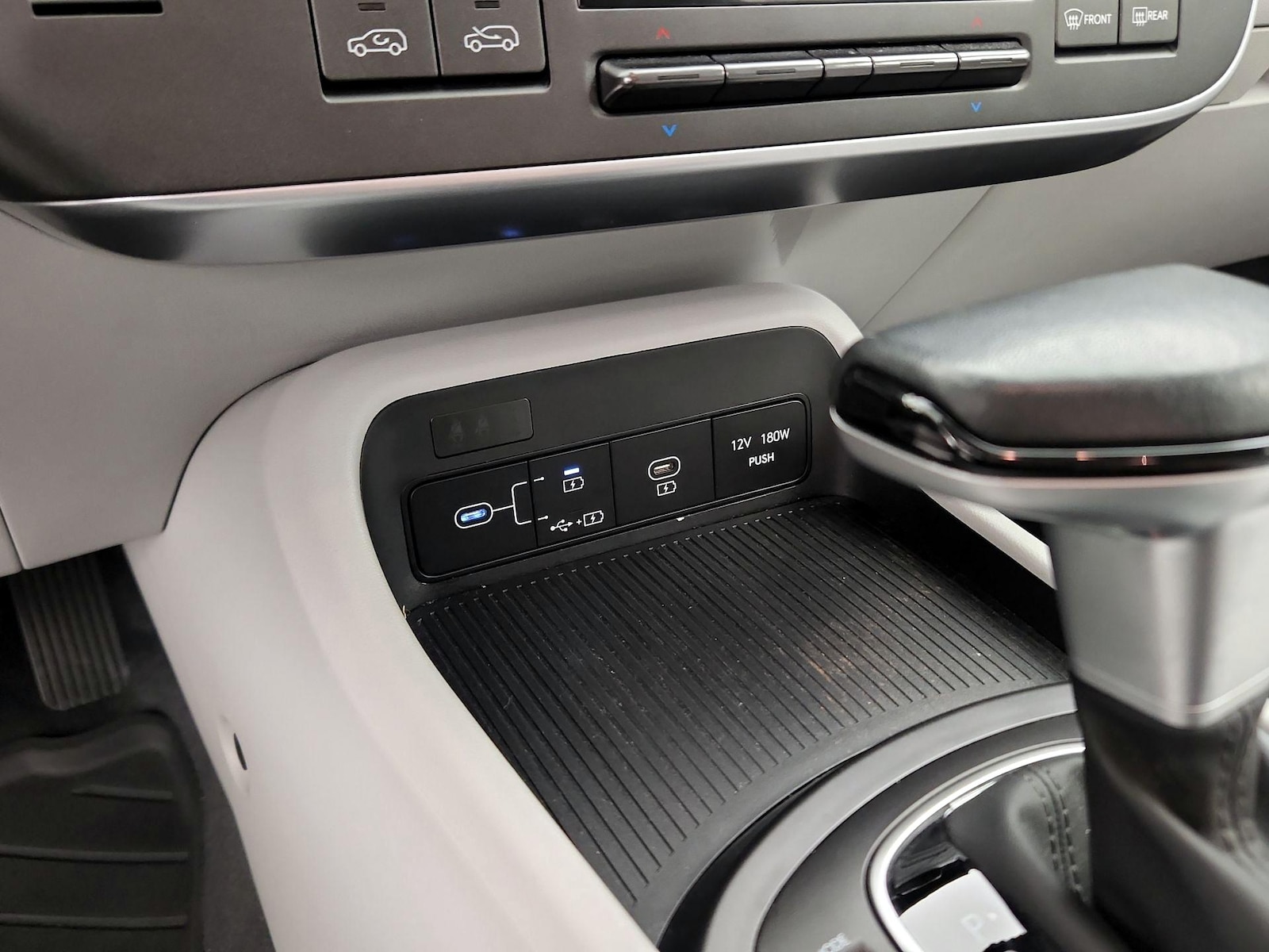 2025 Hyundai Kona SEL - Photo 19