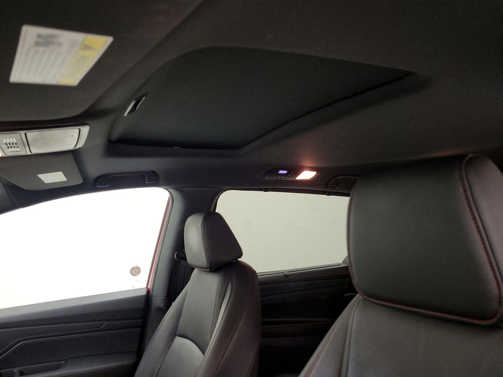 Sunroof(s) & Overhead Airbags
