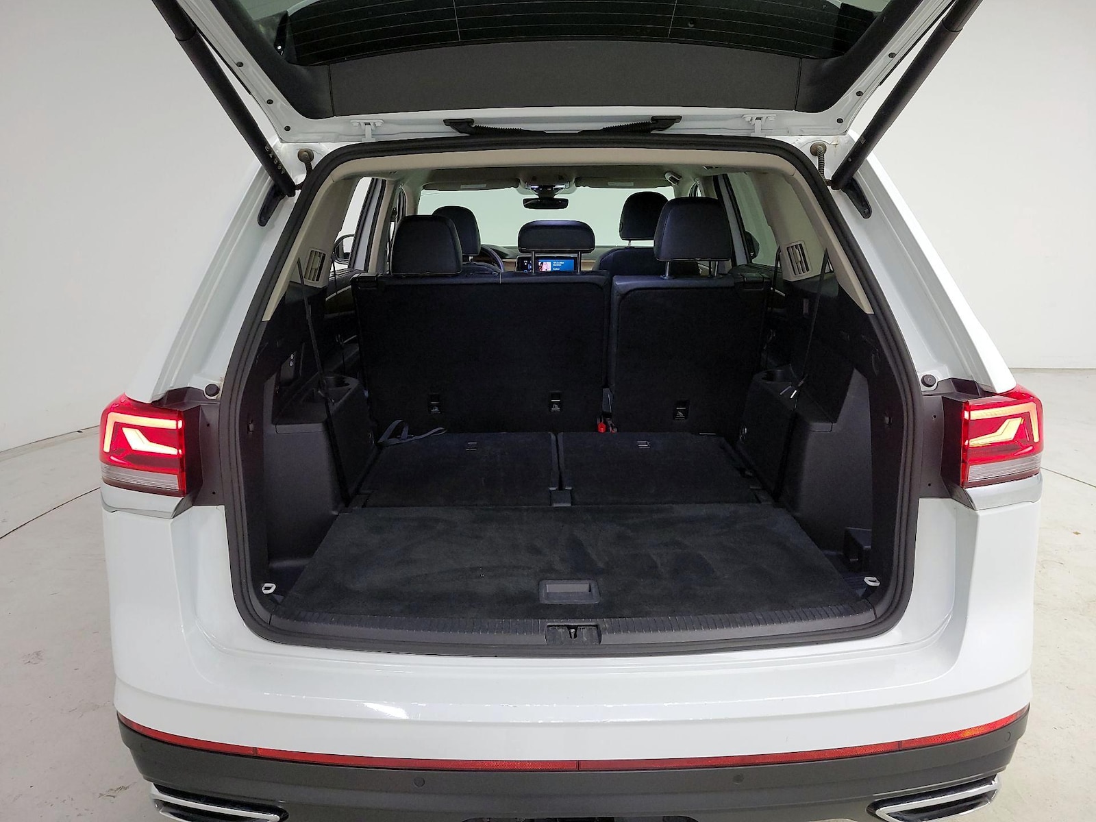2025 Volkswagen Atlas SE w/Tech - Photo 23