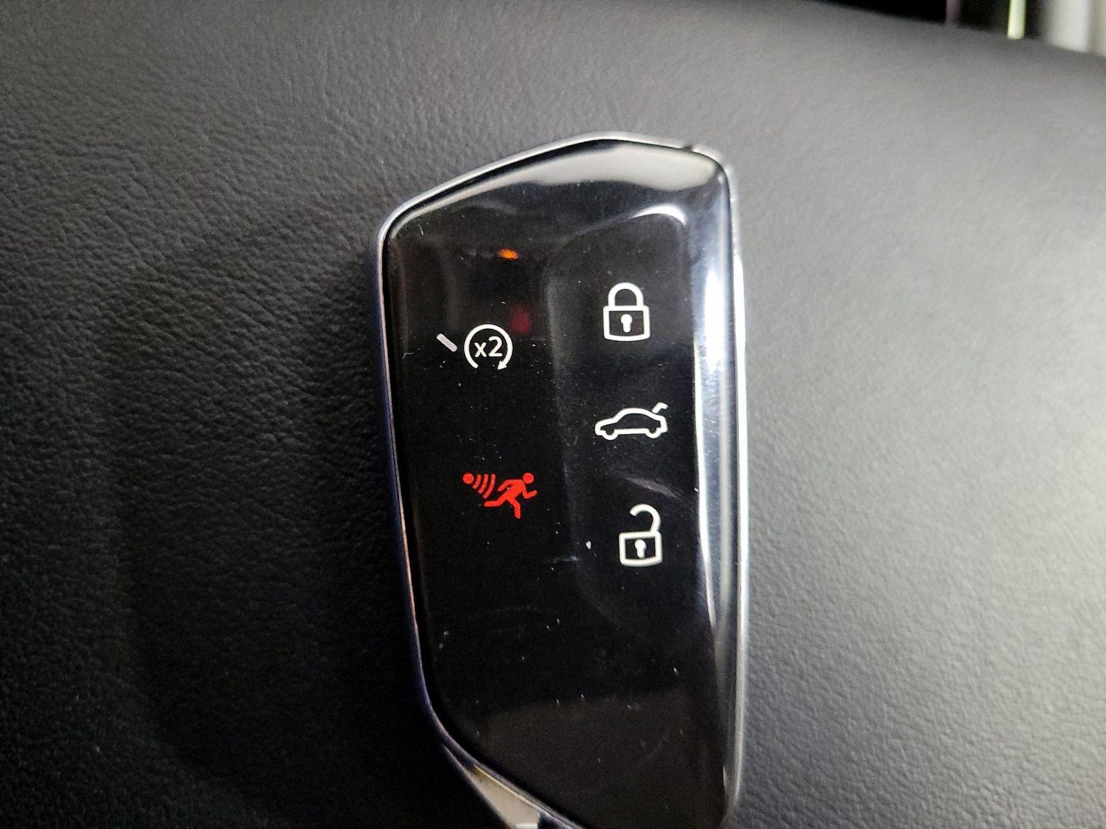 2025 Volkswagen Atlas SE w/Tech - Photo 25