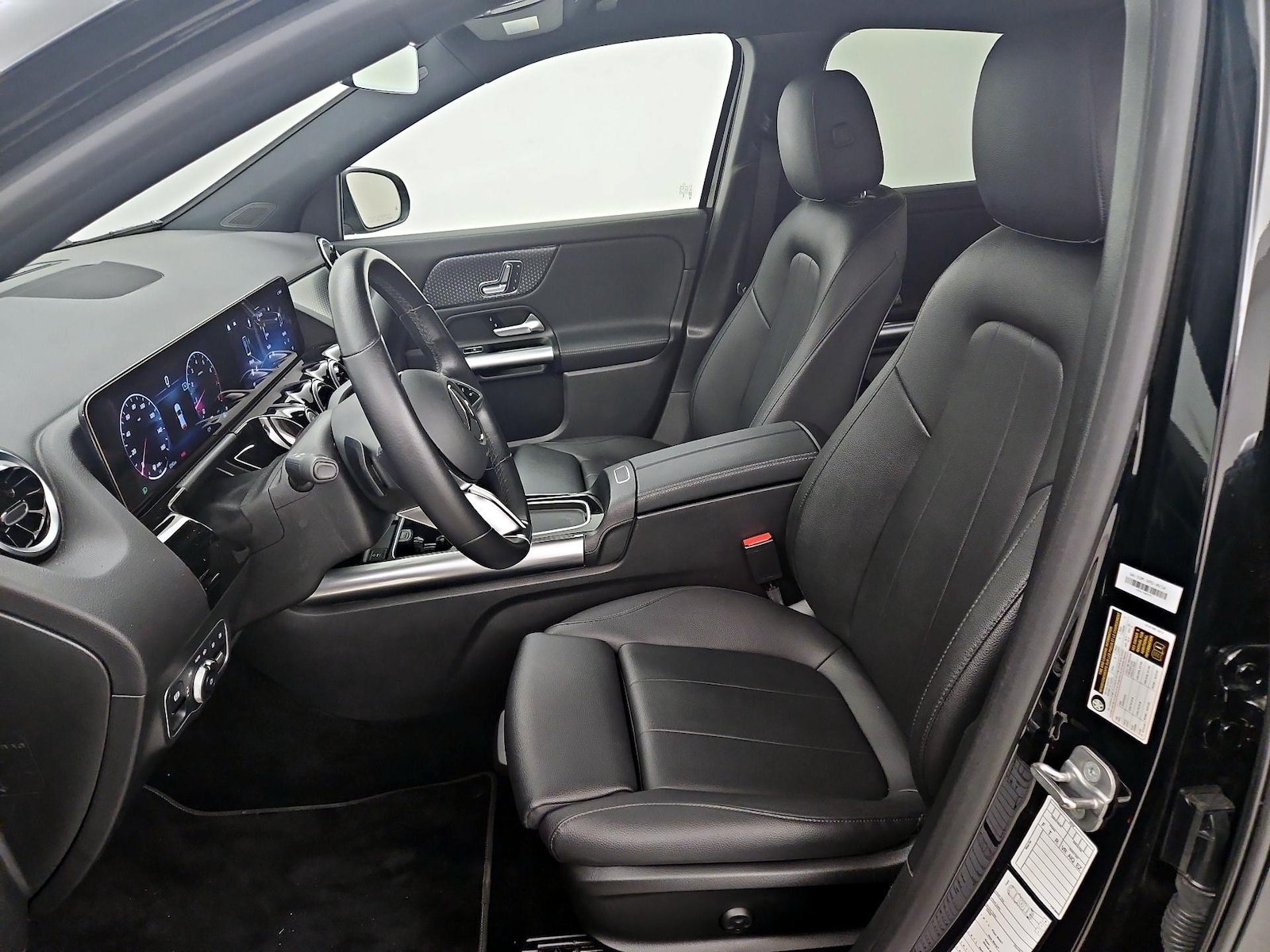 Side Airbags & Leatherette Seats