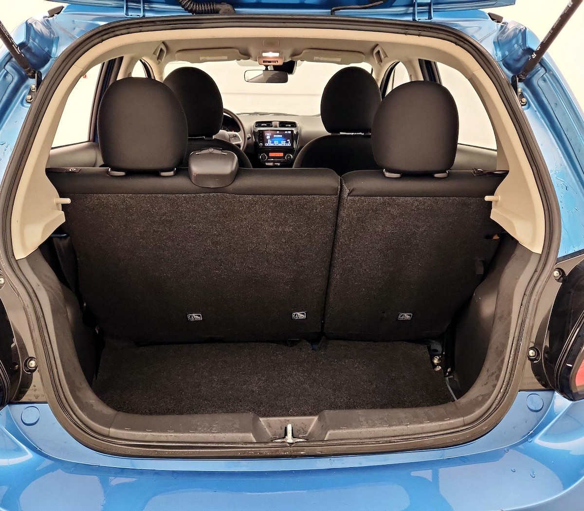 Trunk/Cargo (Seats Up)