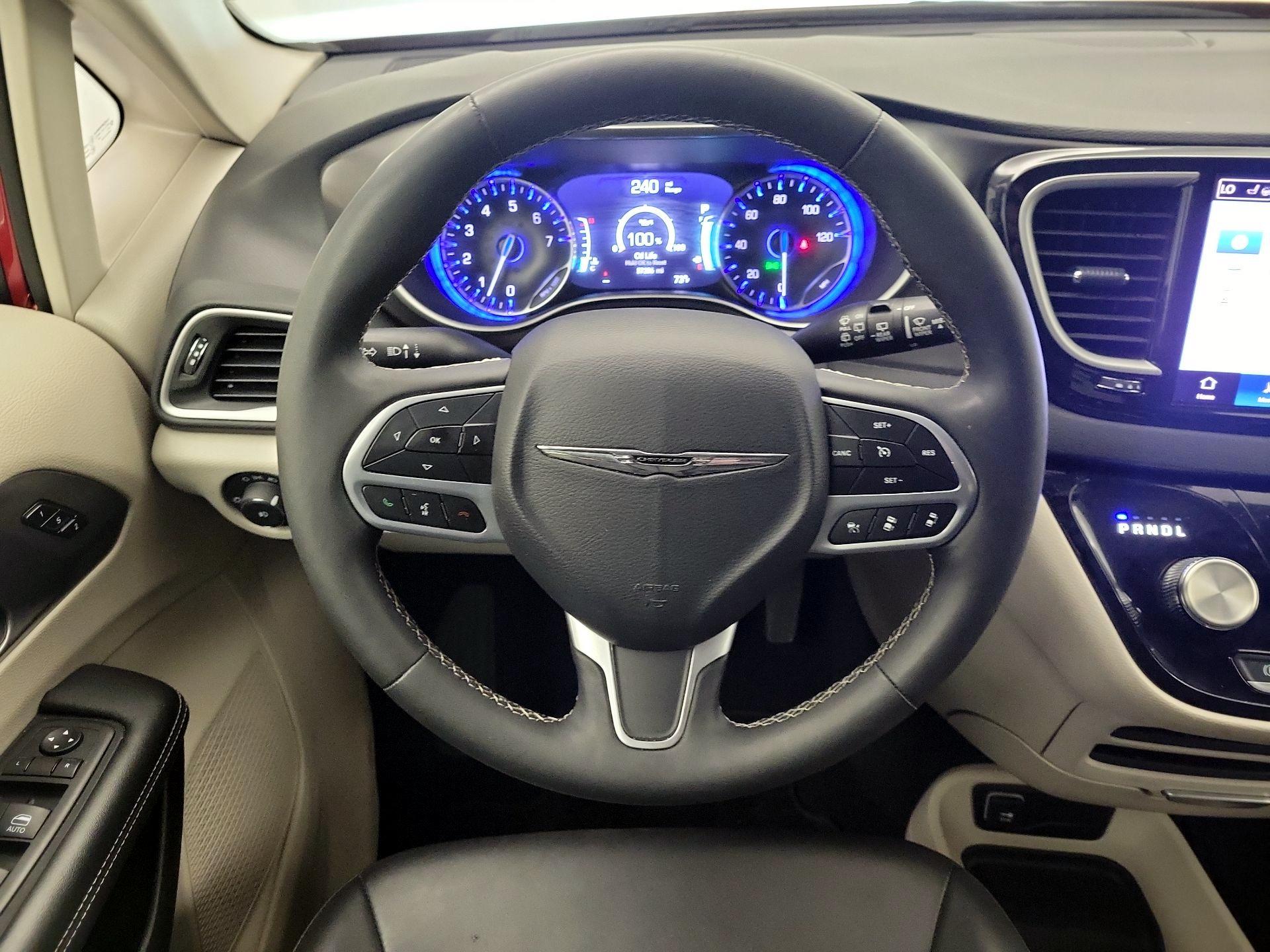 Thumbnail: 2024 Chrysler Pacifica - 10