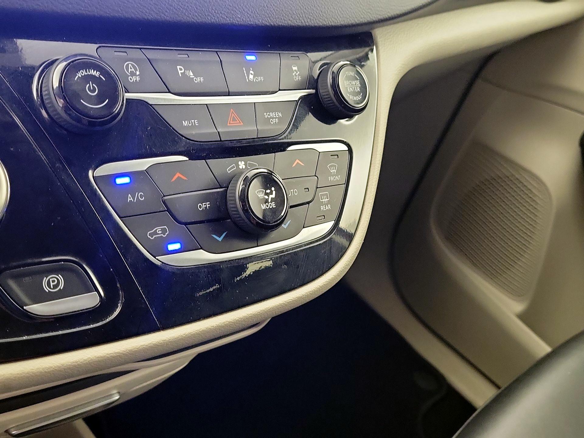 Thumbnail: 2024 Chrysler Pacifica - 16