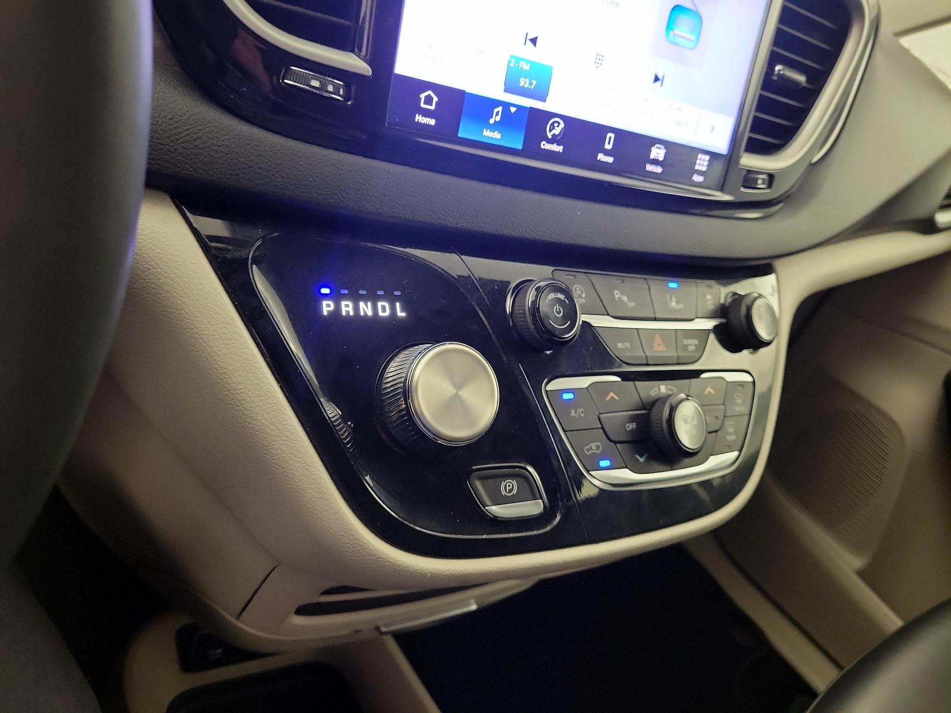 Thumbnail: 2024 Chrysler Pacifica - 17