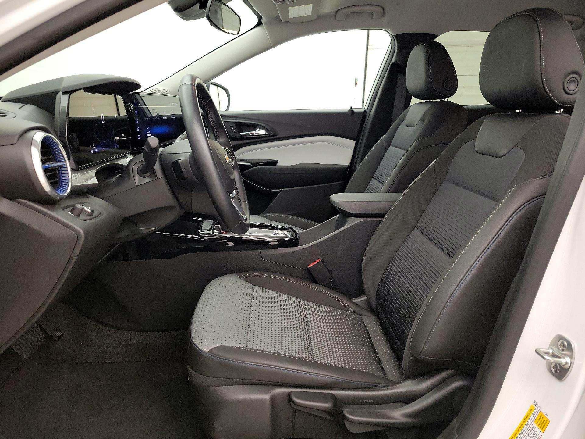 Thumbnail: 2024 Chevrolet Trax - 11