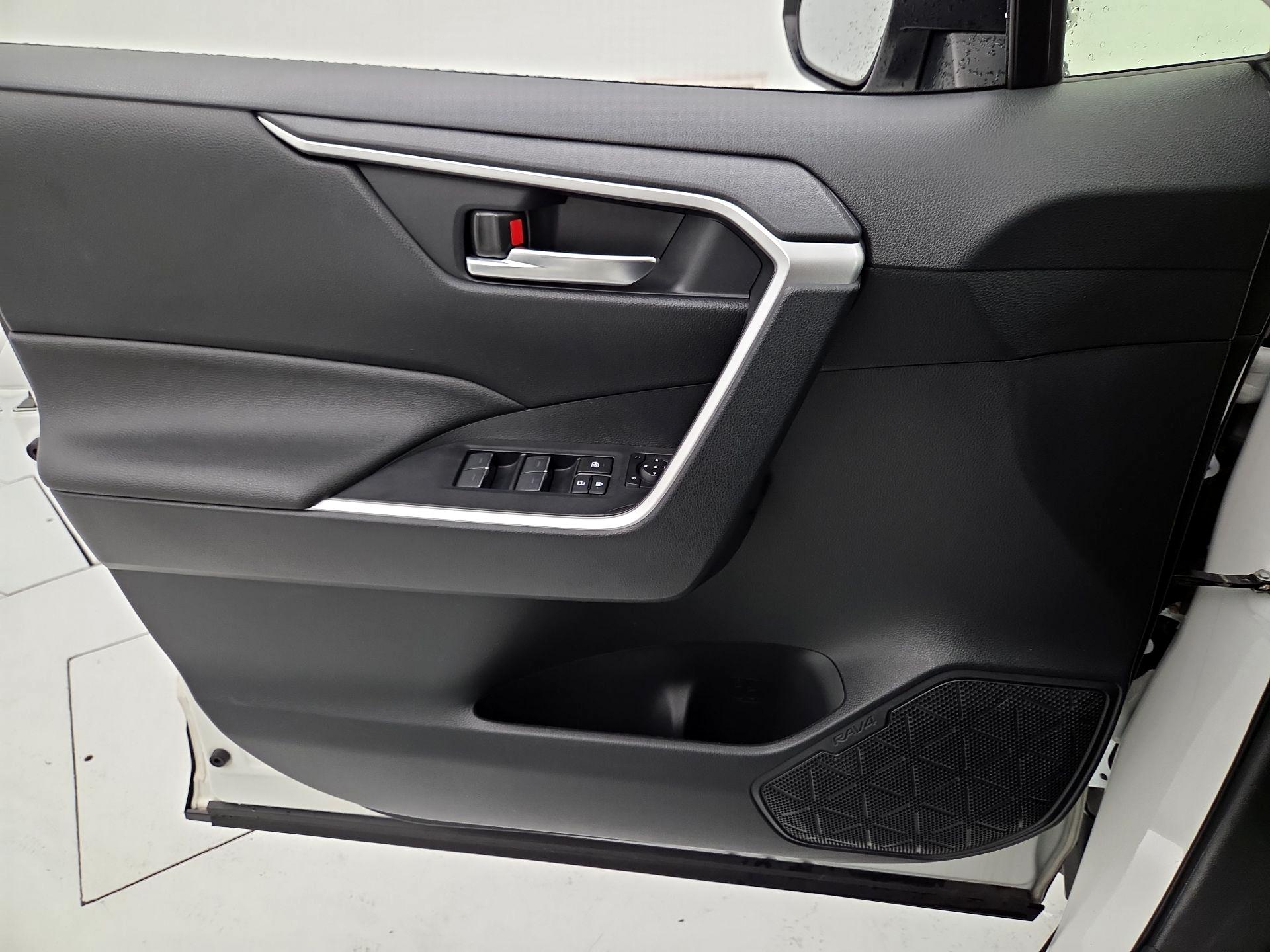 Thumbnail: 2024 Toyota RAV4 - 12