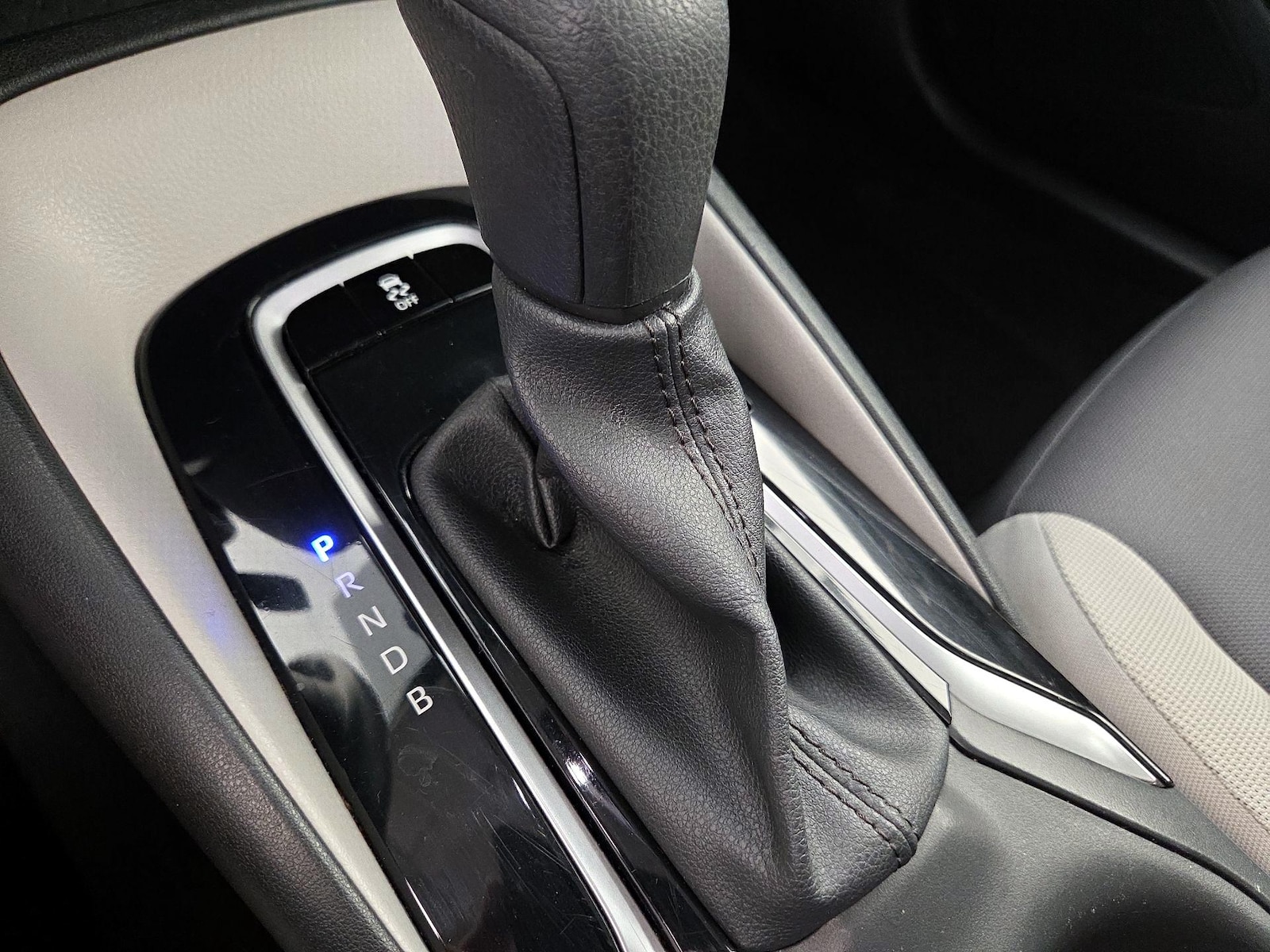 2024 Toyota Corolla LE - Photo 18