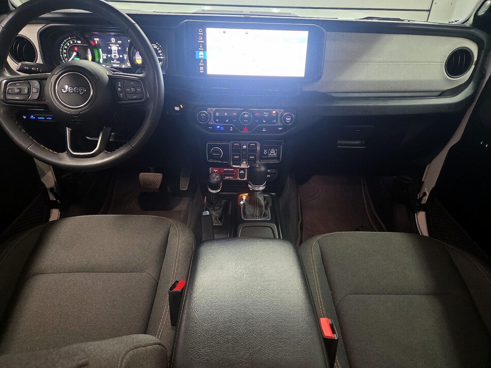 Apple CarPlay® & Android Auto™