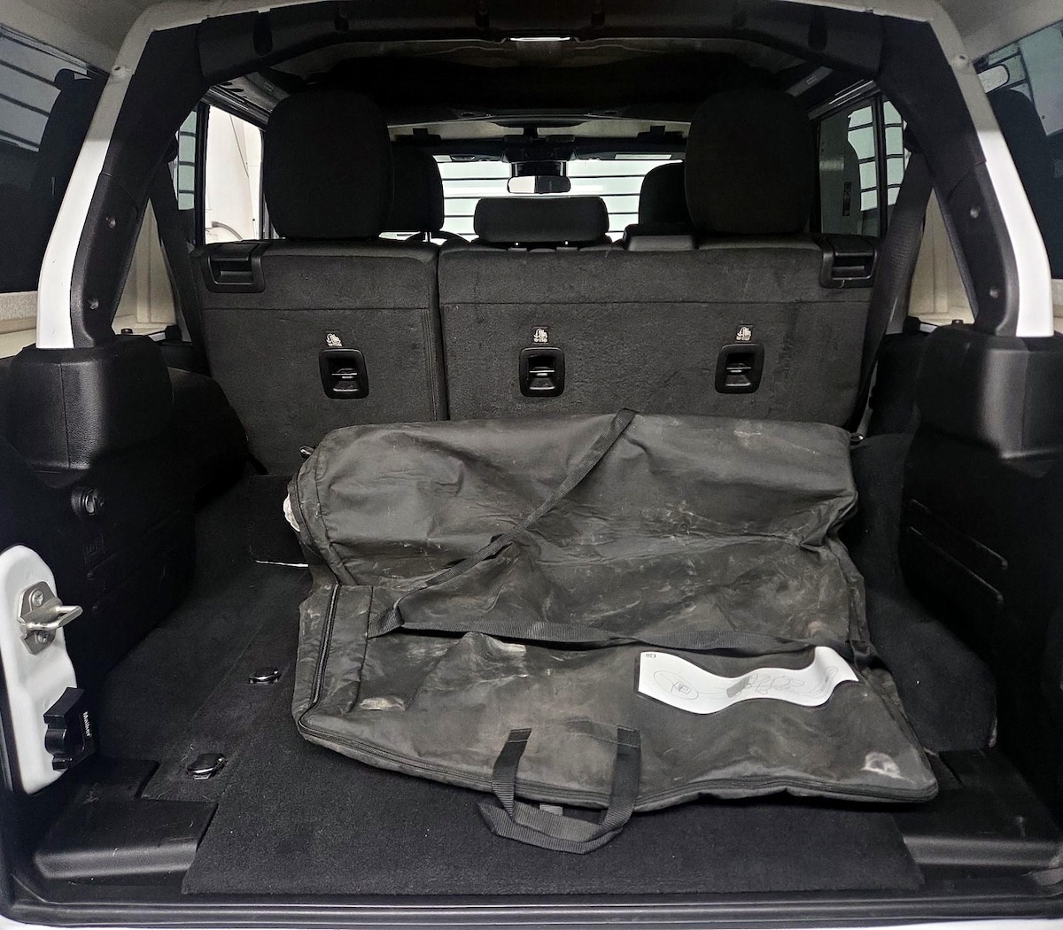 Trunk/Cargo (Seats Up)