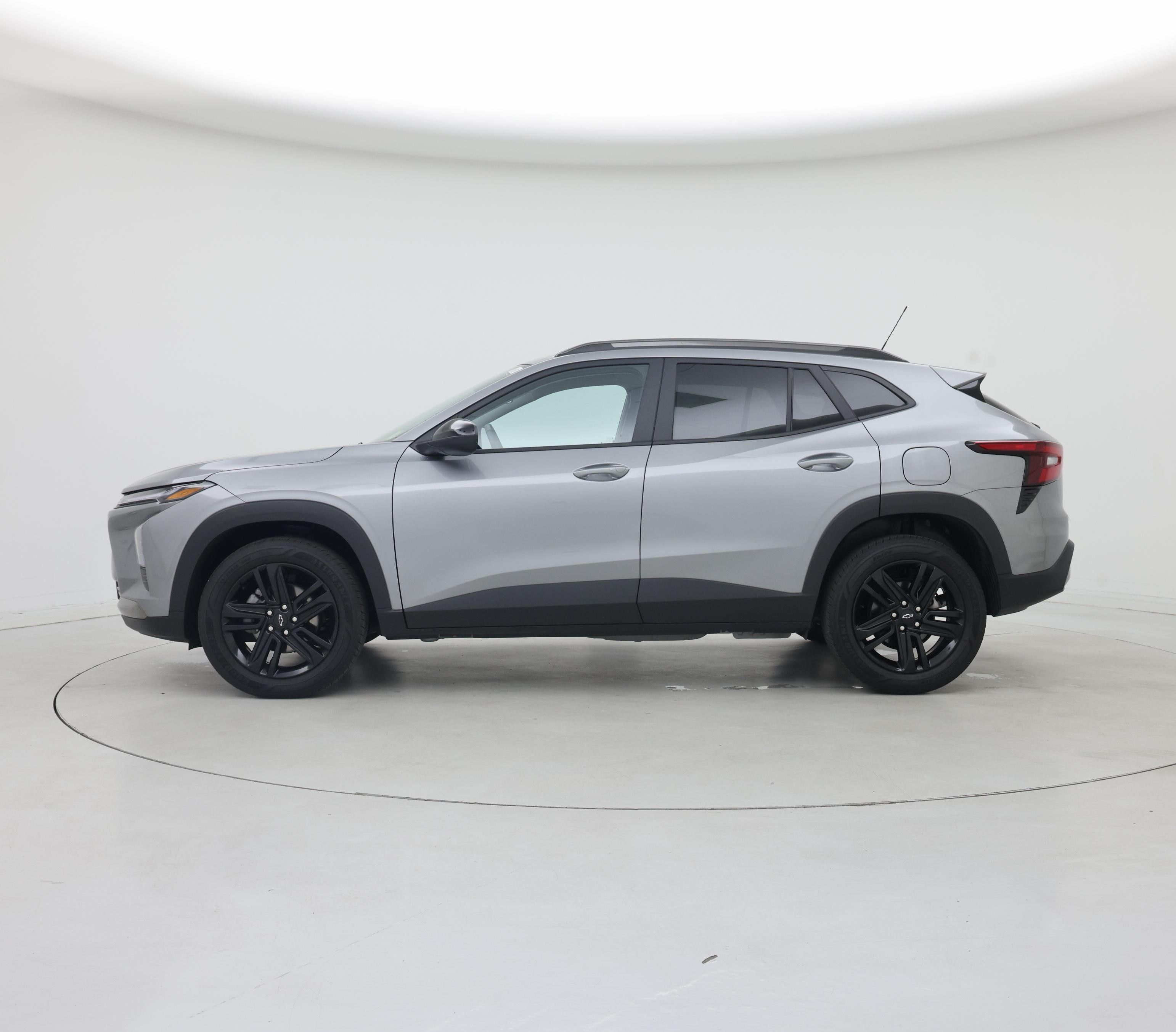 Thumbnail: 2025 Chevrolet Trax - 3