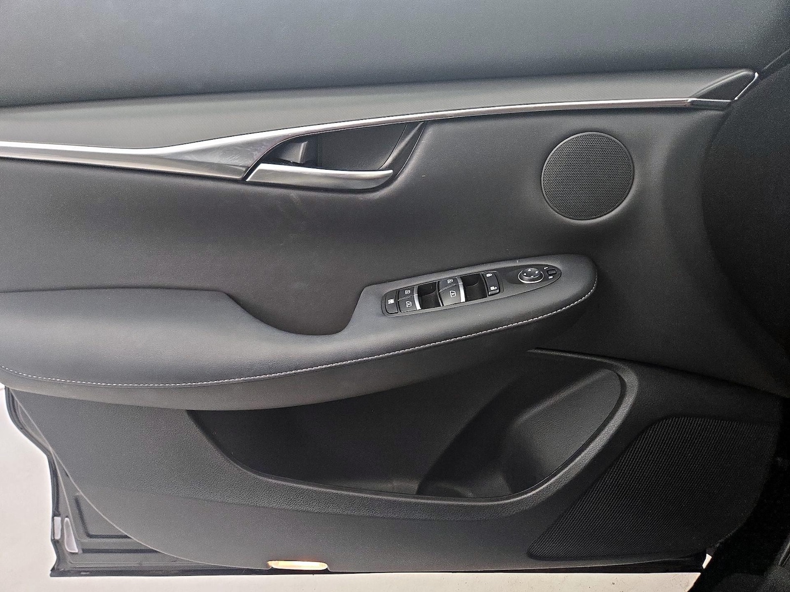 2025 INFINITI QX50 Pure - Photo 13