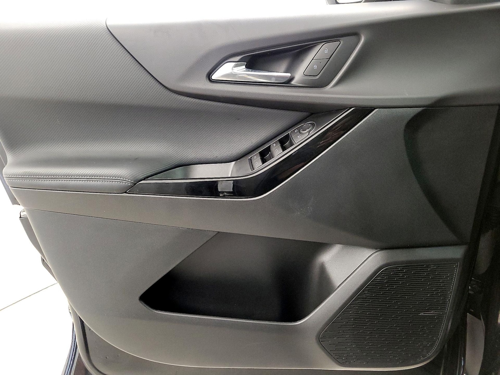 2026 Chevrolet Equinox LT - Photo 13