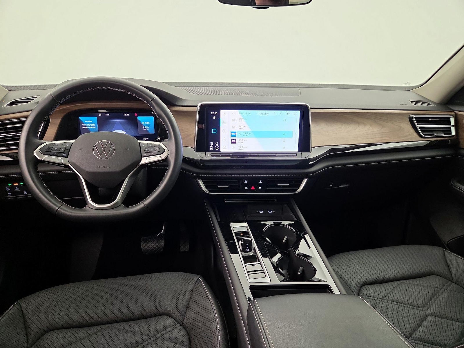 2025 Volkswagen Atlas SE w/Tech - Photo 10
