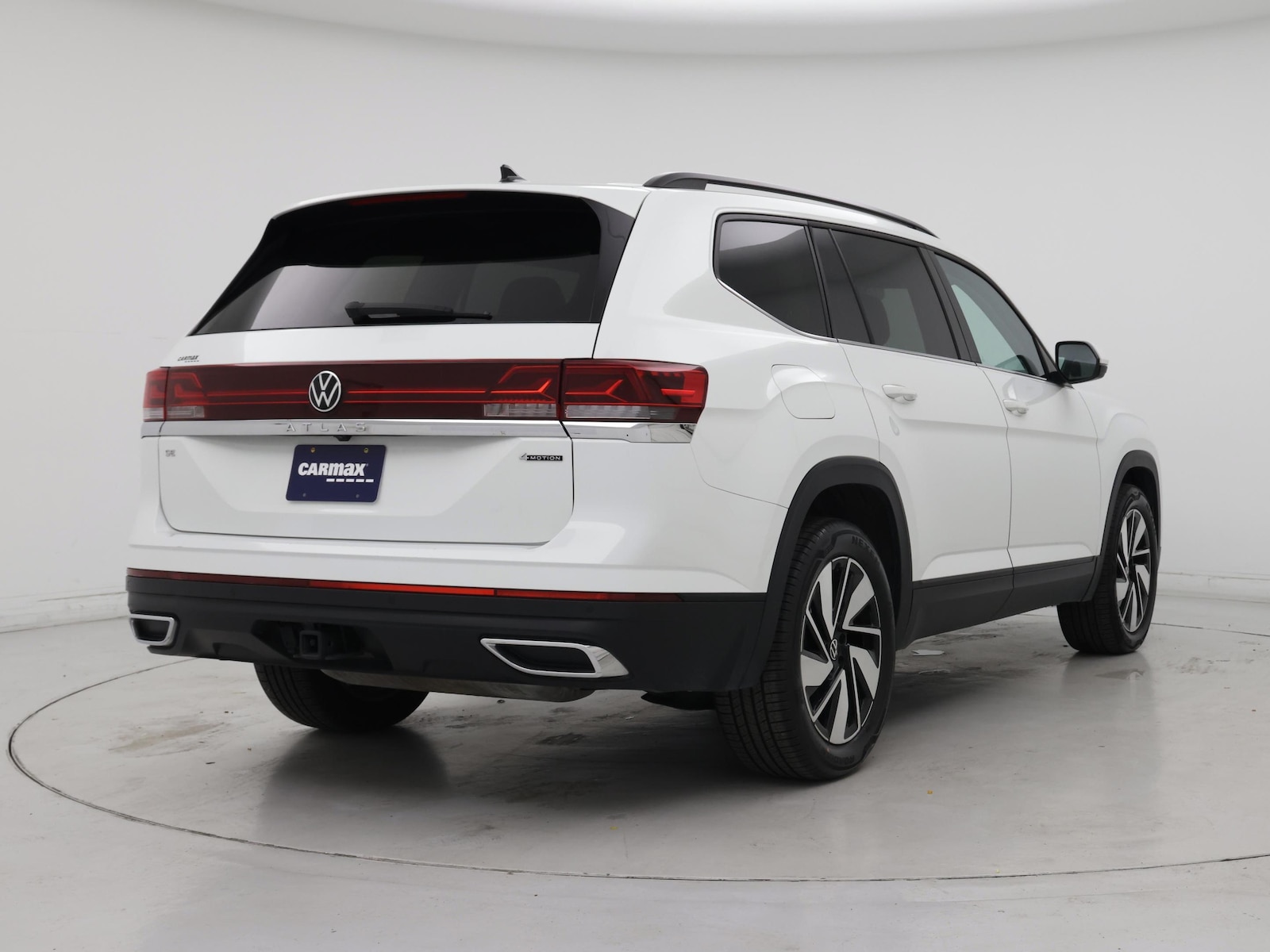 2025 Volkswagen Atlas SE w/Tech - Photo 9