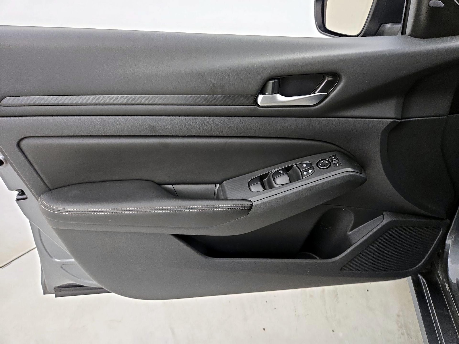 2025 Nissan Altima SV - Photo 13