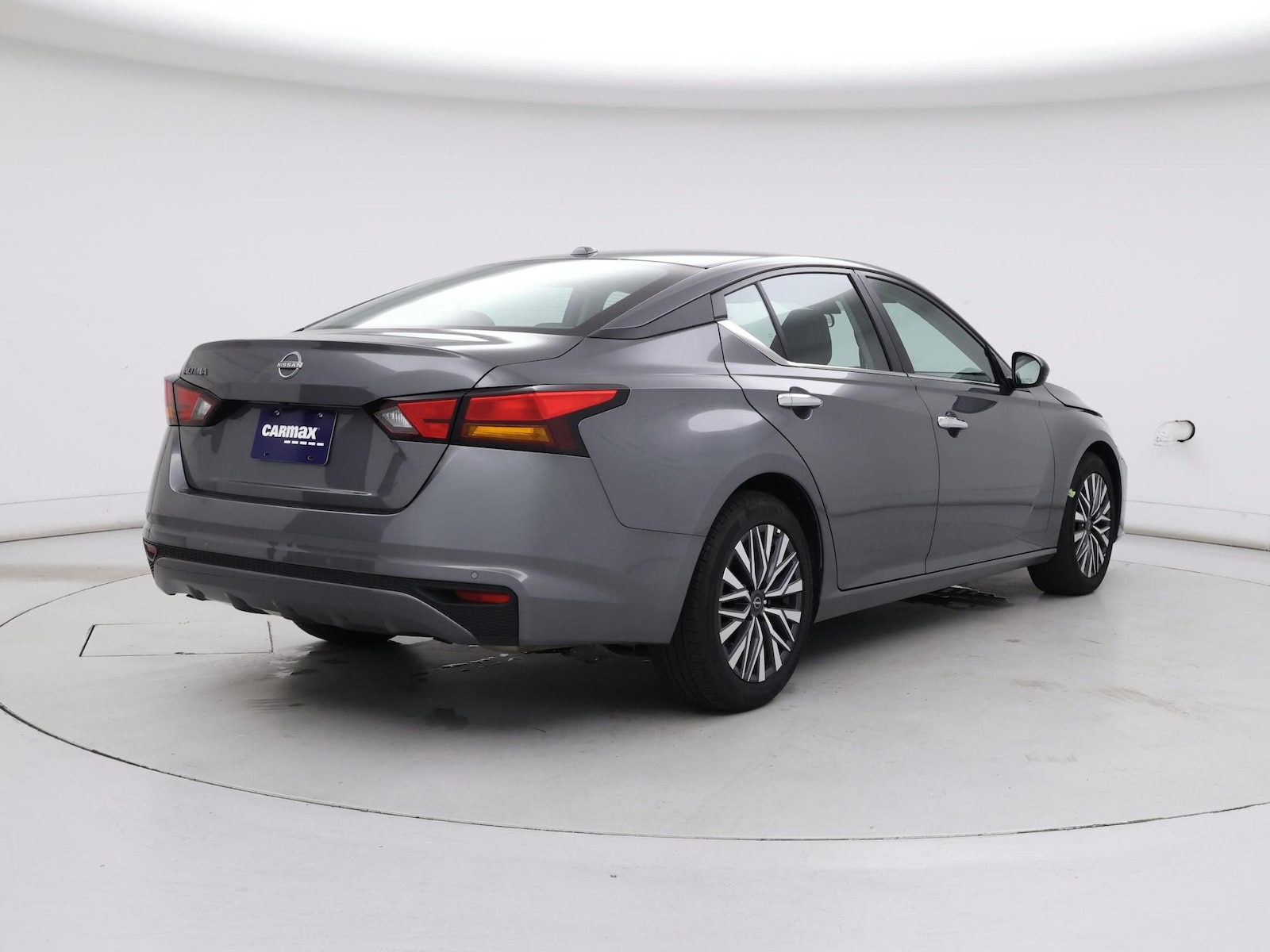 2025 Nissan Altima SV - Photo 9