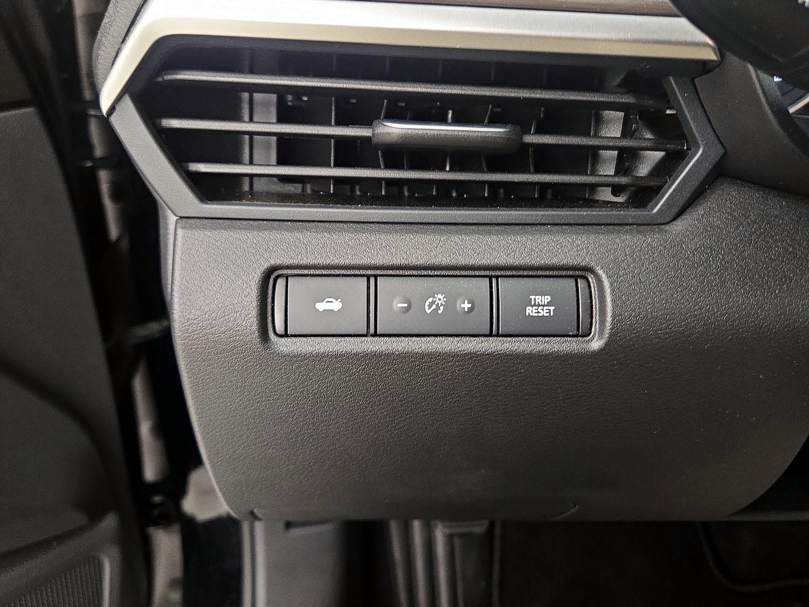 2025 Nissan Altima SV - Photo 14