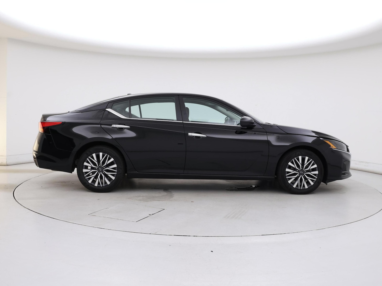 2025 Nissan Altima SV - Photo 8