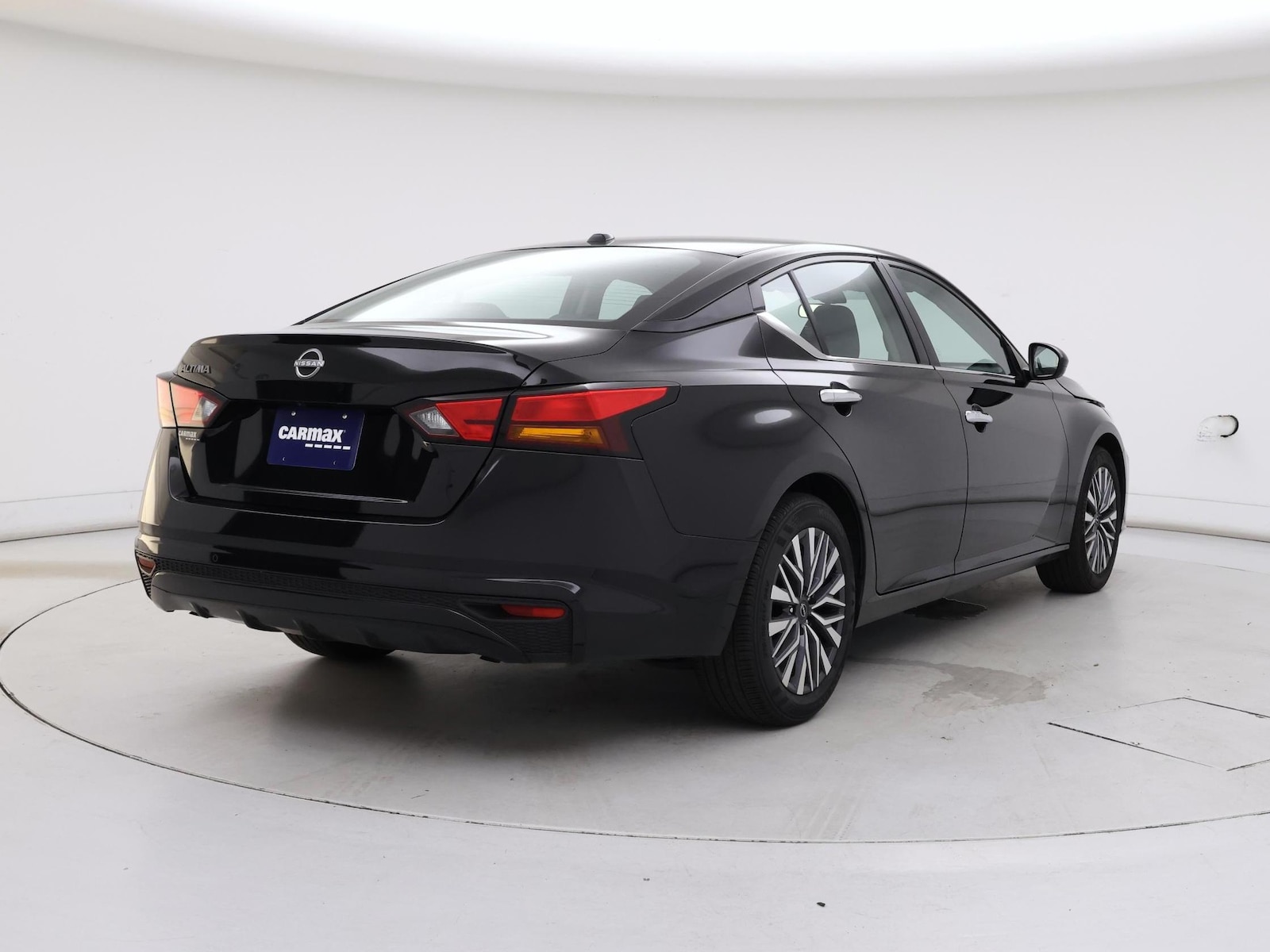 2025 Nissan Altima SV - Photo 9