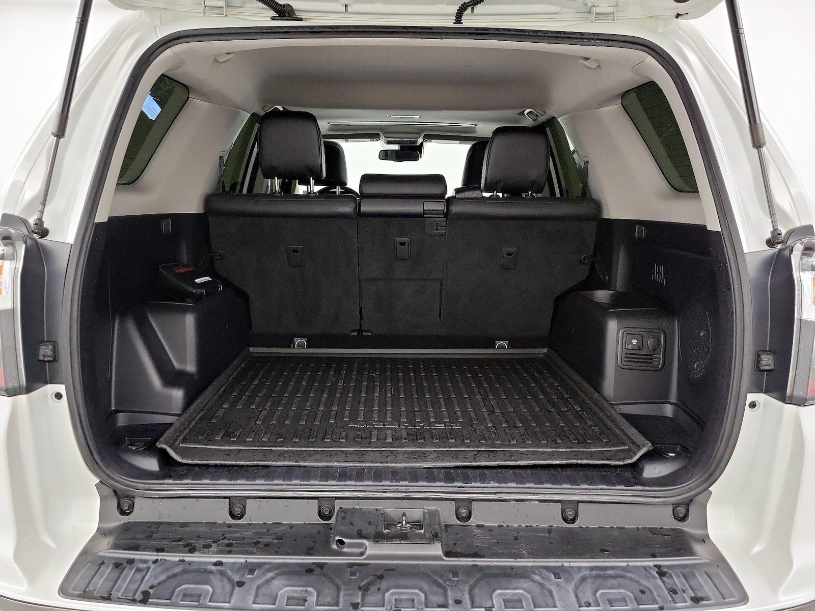 2021 Toyota 4Runner Night Shade - Photo 23