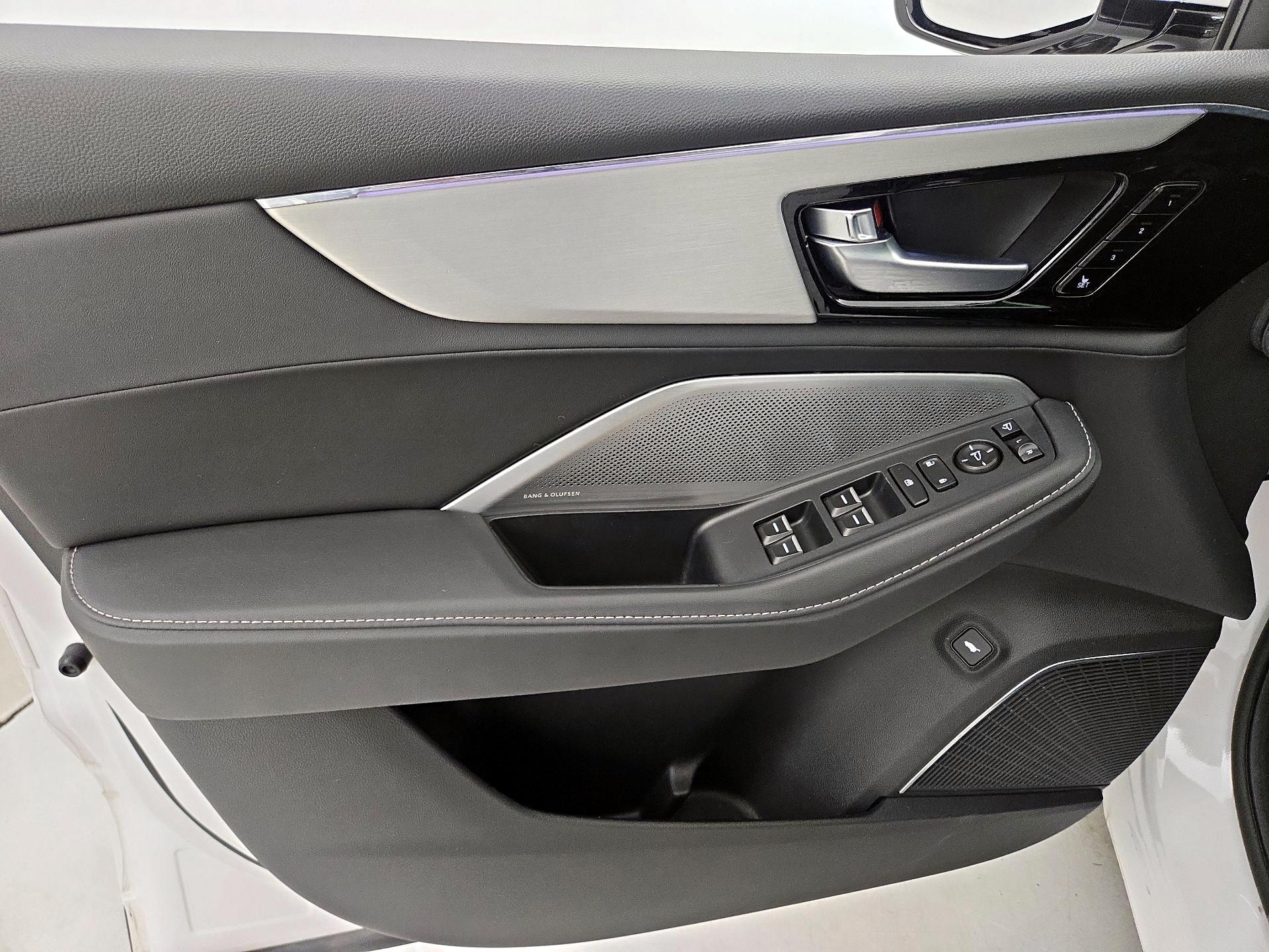 Thumbnail: 2025 Acura MDX - 12