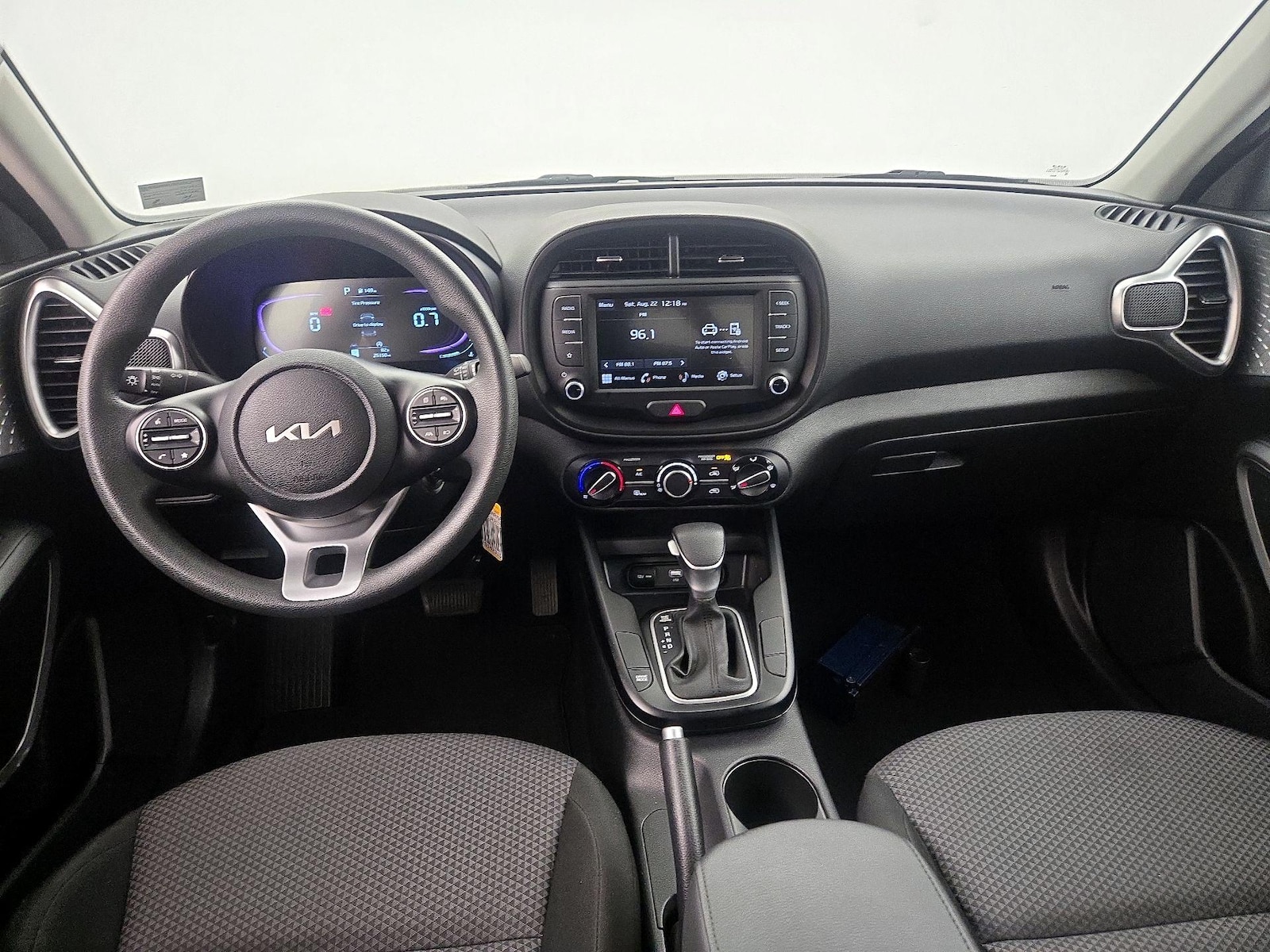 2025 Kia Soul LX - Photo 10