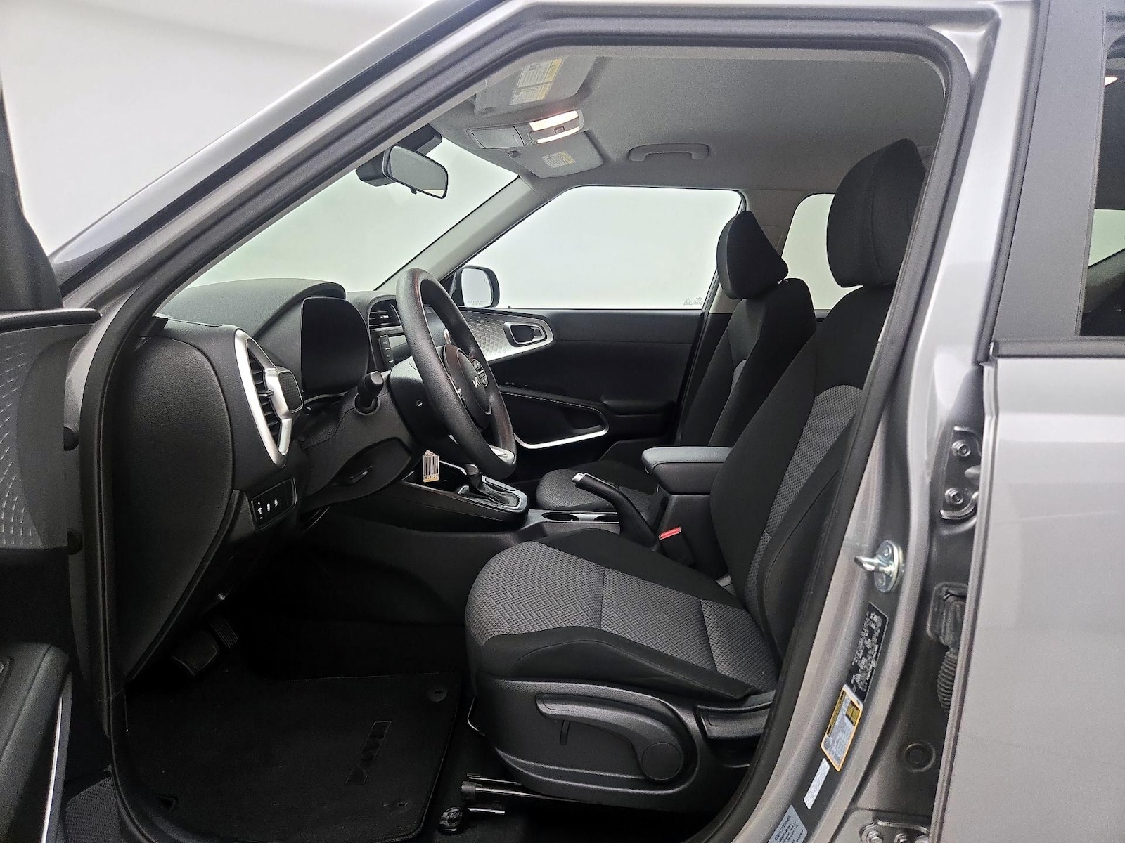 2025 Kia Soul LX - Photo 12