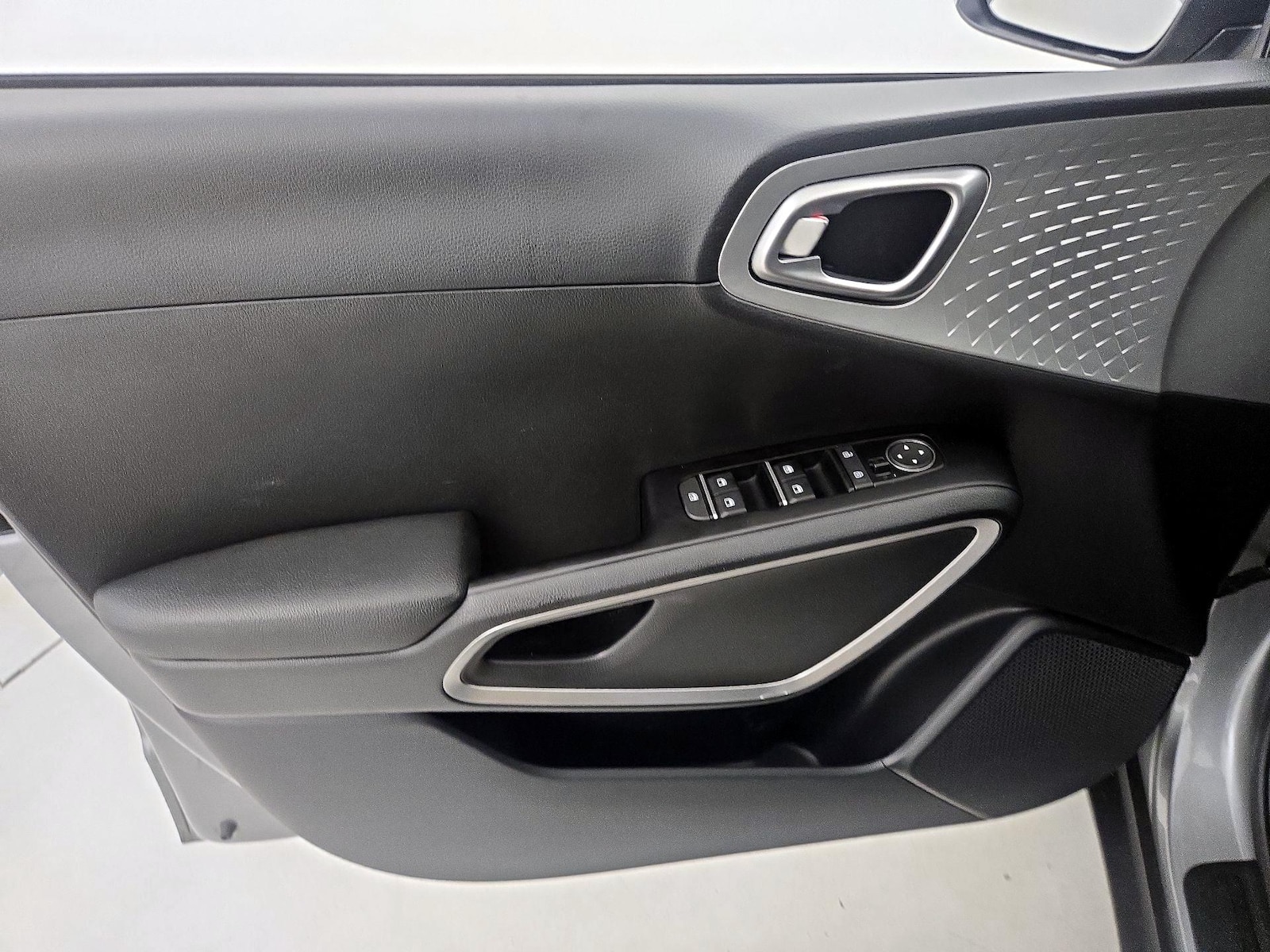 2025 Kia Soul LX - Photo 13