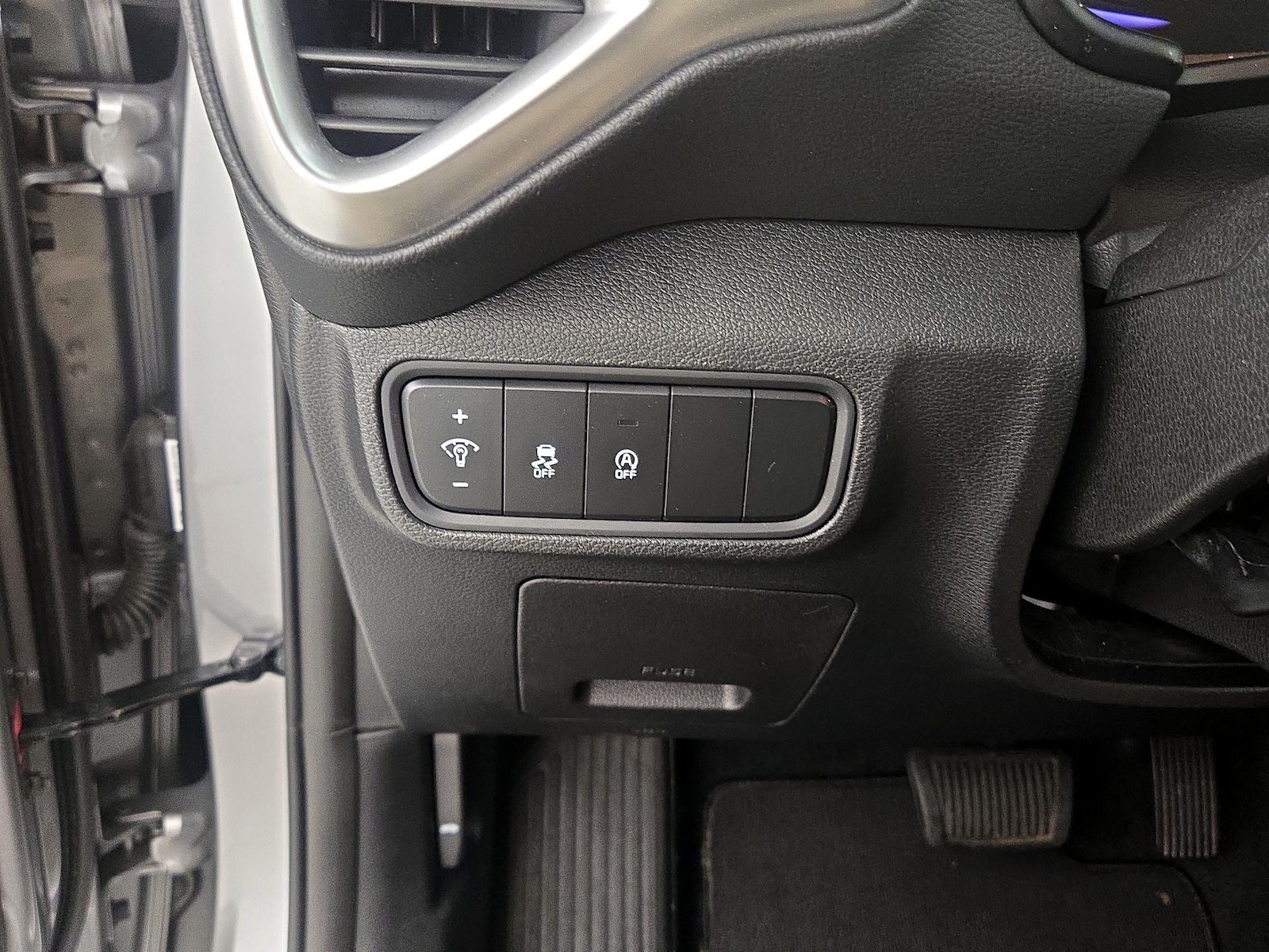 2025 Kia Soul LX - Photo 14