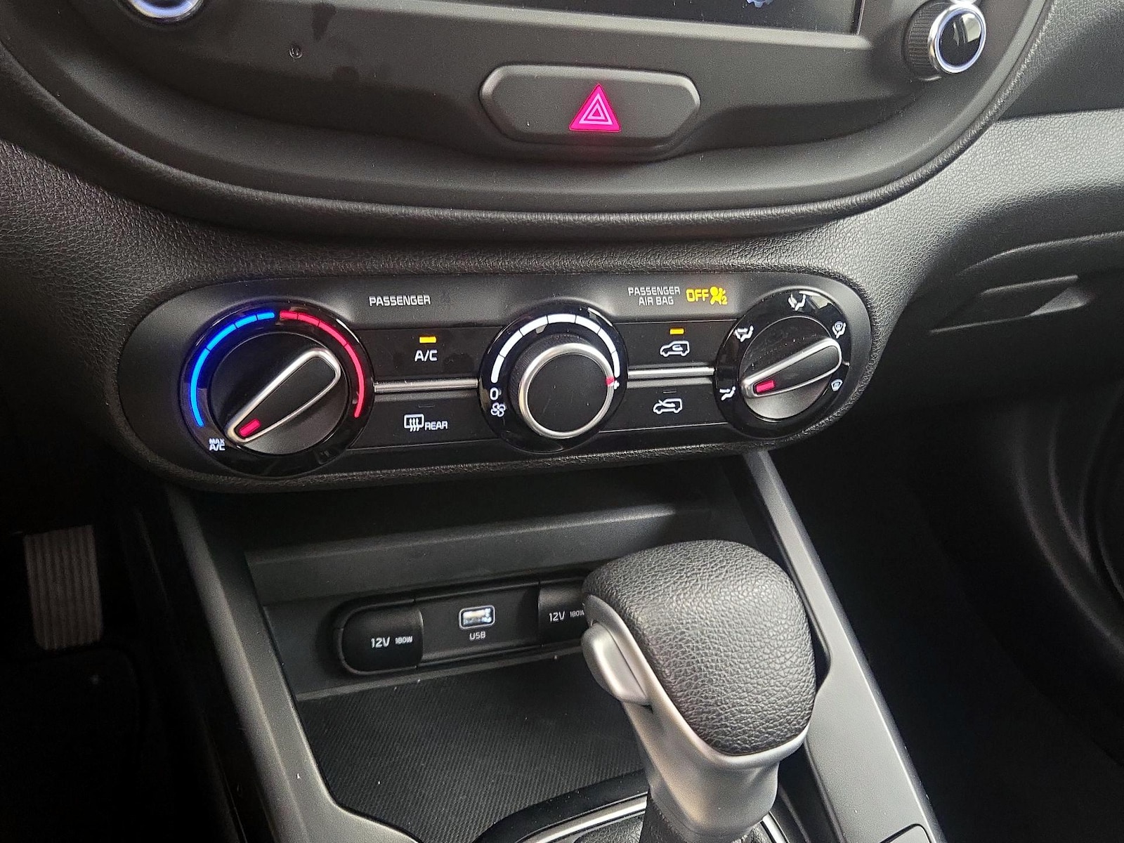 2025 Kia Soul LX - Photo 17
