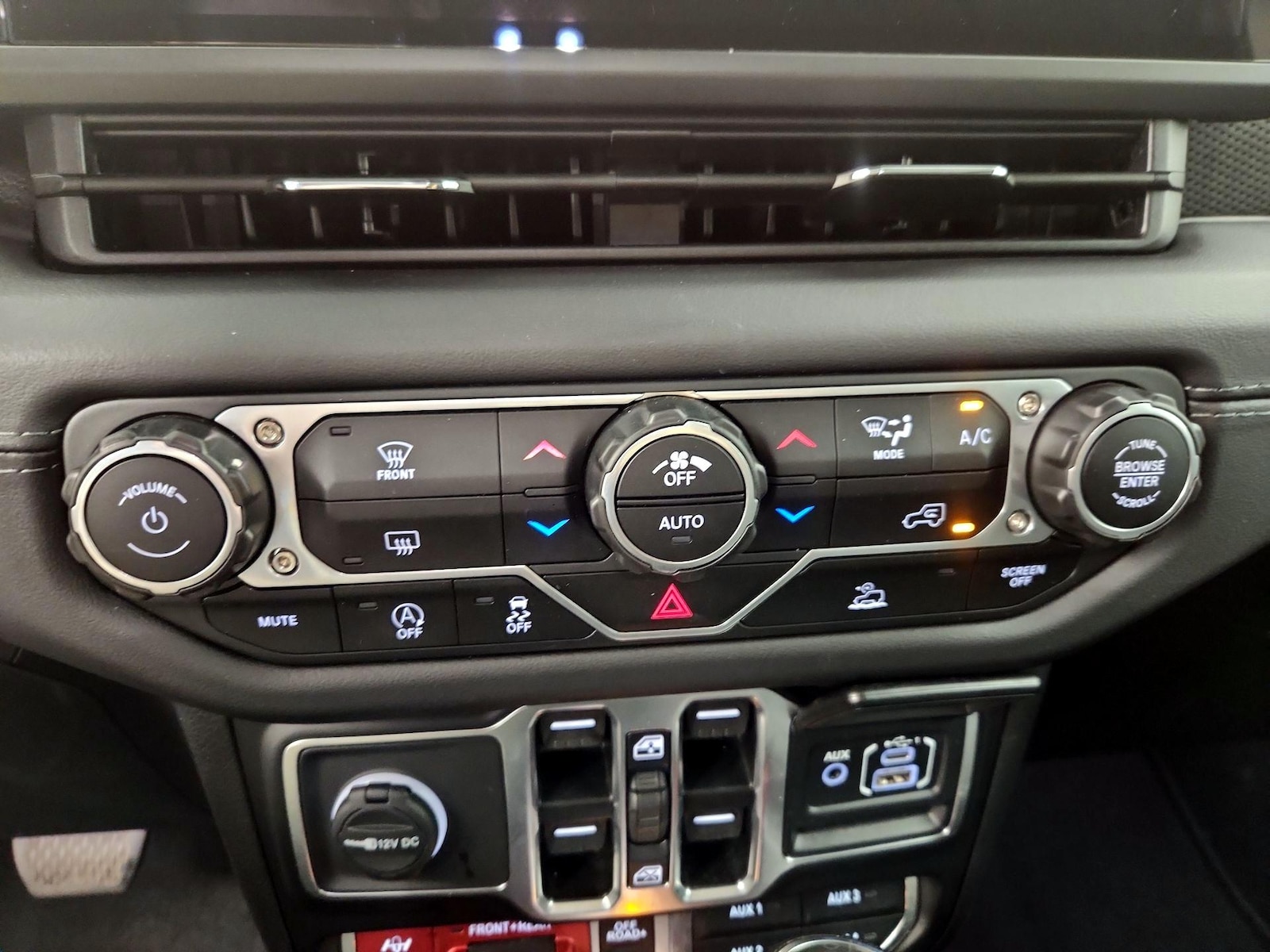 2025 Jeep Wrangler 4-Door Rubicon - Photo 17