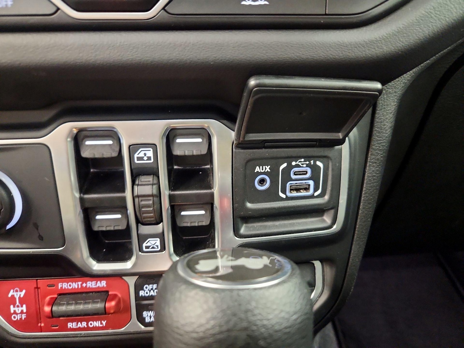 2025 Jeep Wrangler 4-Door Rubicon - Photo 19