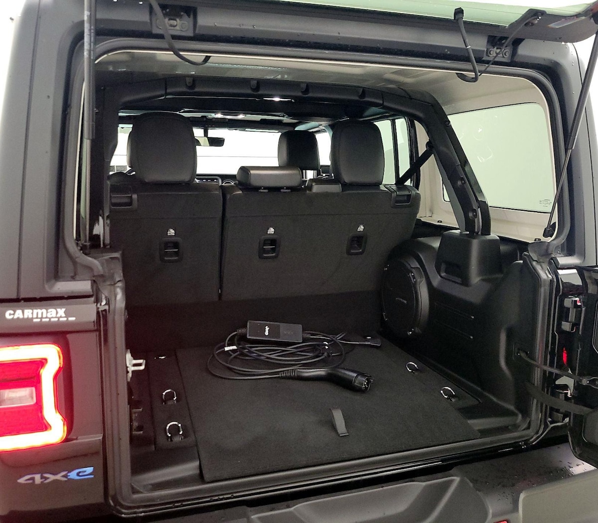 Trunk/Cargo (Seats Up)
