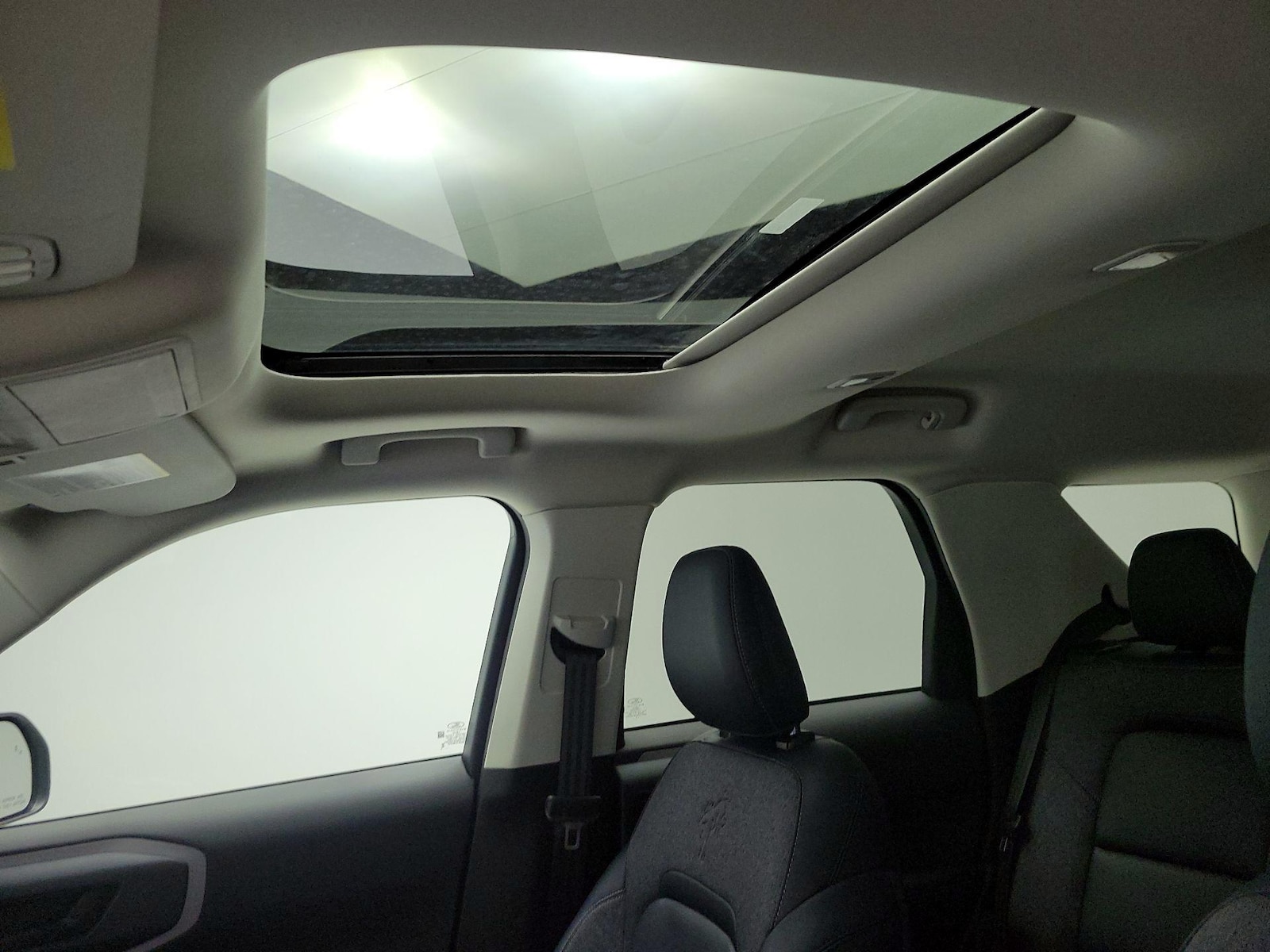 Sunroof(s) & Overhead Airbags