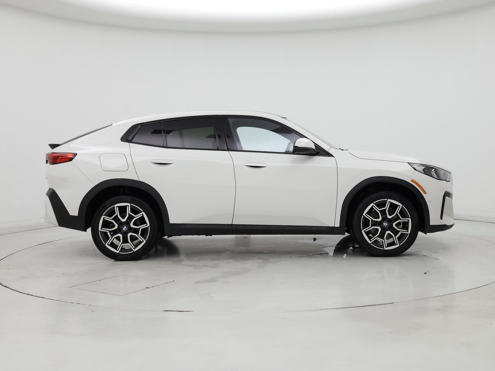 2026 BMW X2 28i - Photo 8