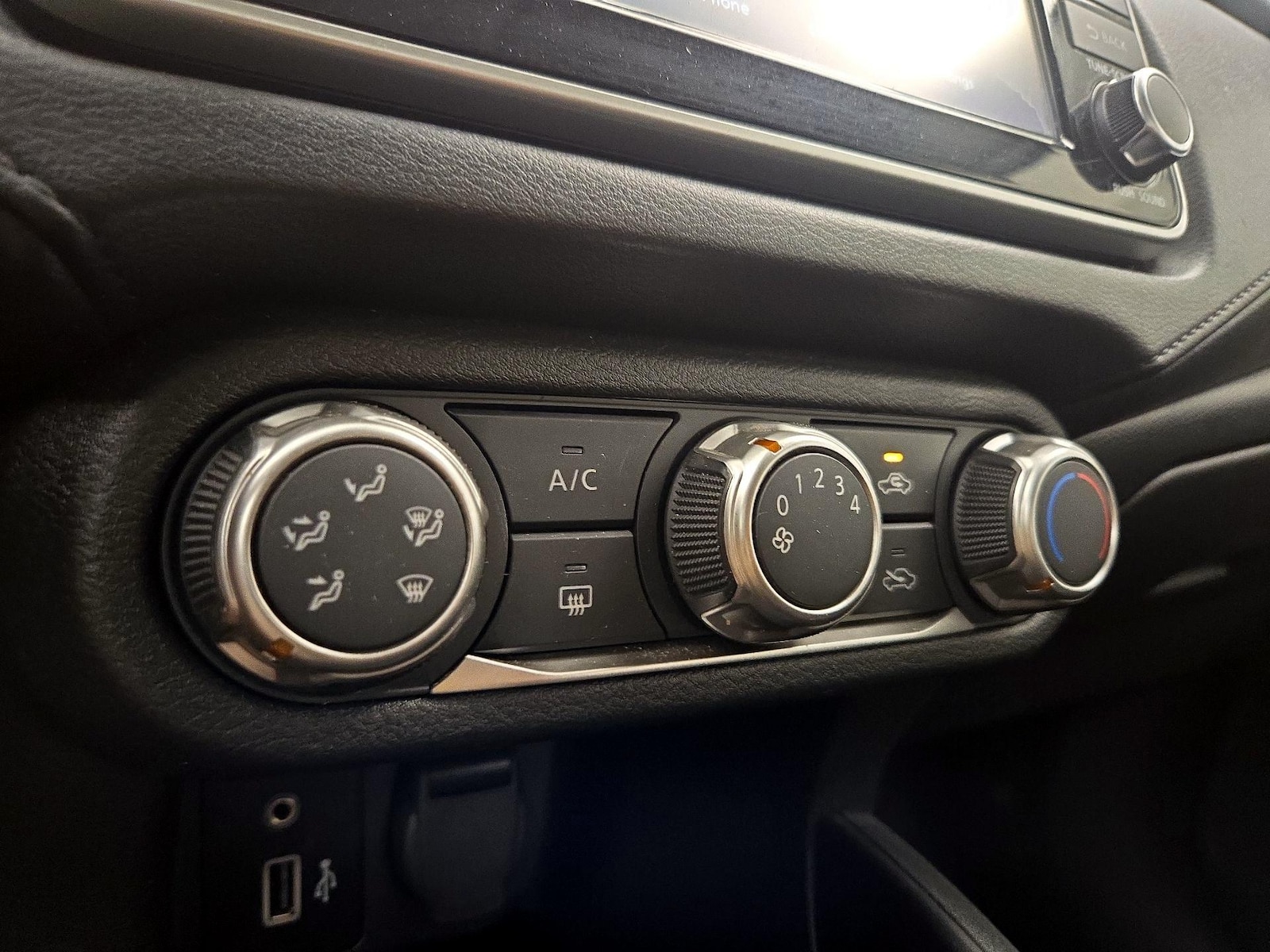 2024 Nissan Versa Sedan S - Photo 17