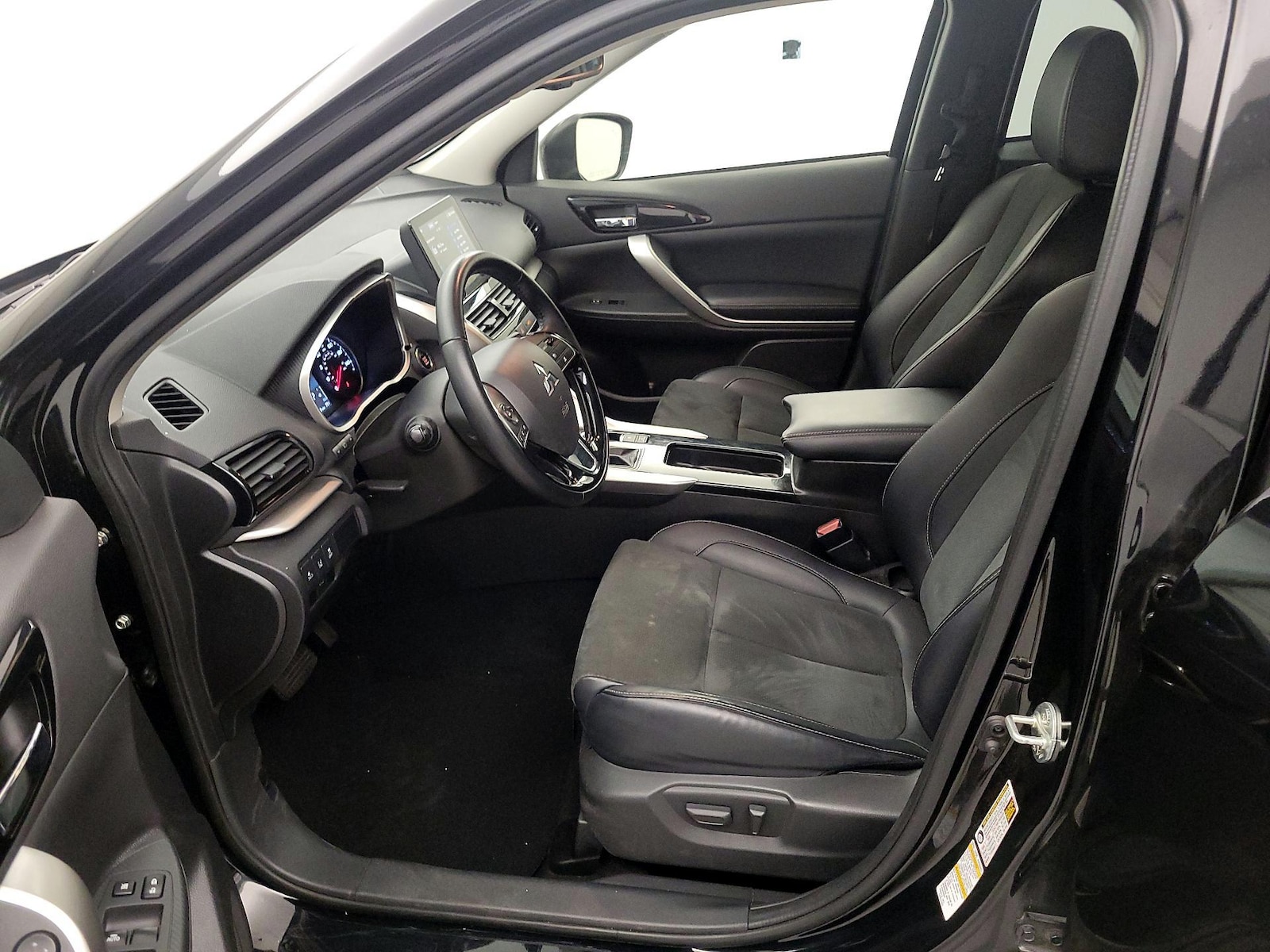 2025 Mitsubishi Eclipse Cross SE - Photo 12
