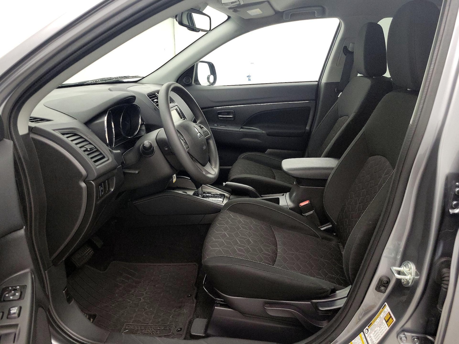 2025 Mitsubishi Outlander Sport ES - Photo 12