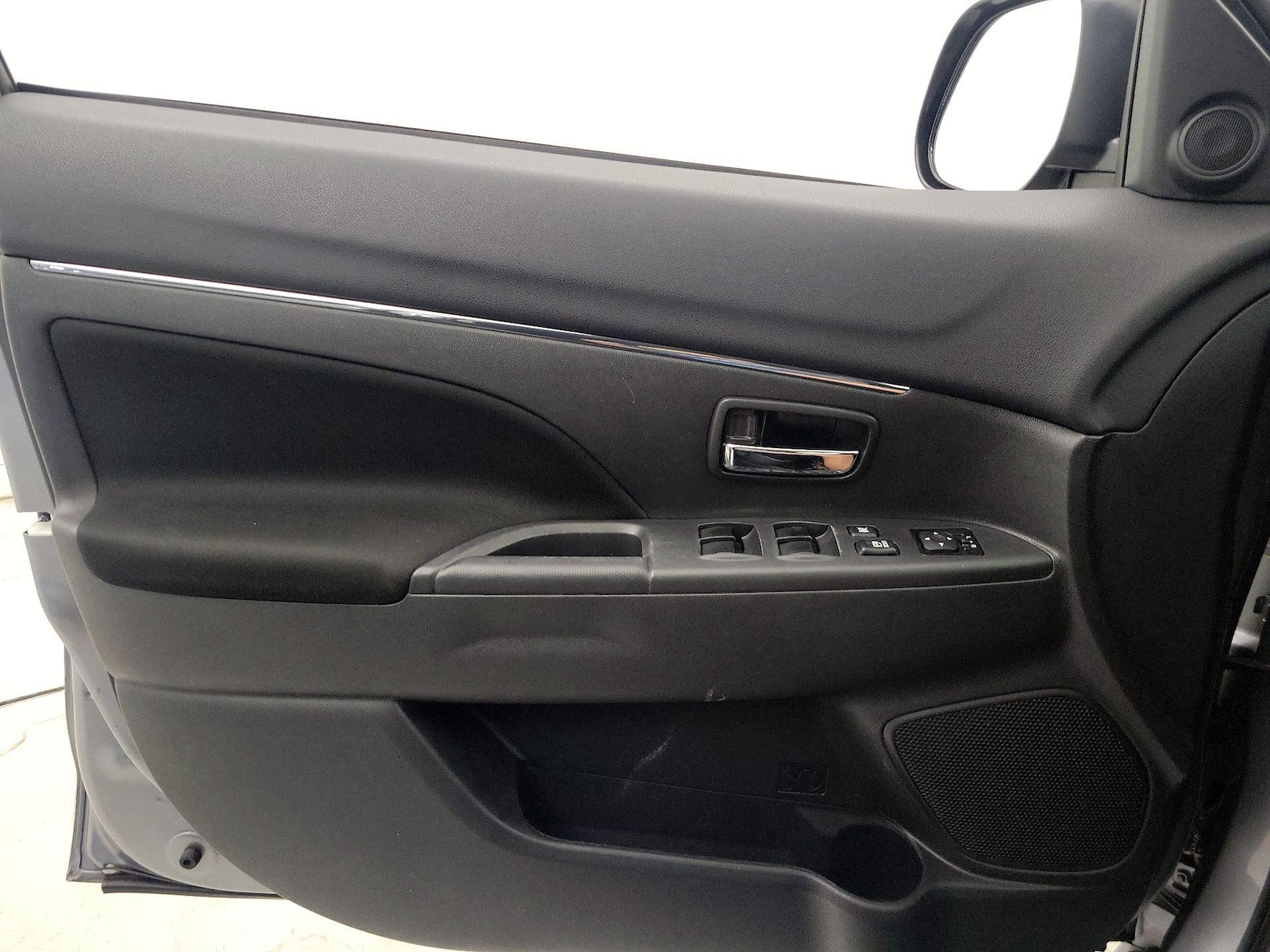 2025 Mitsubishi Outlander Sport ES - Photo 13
