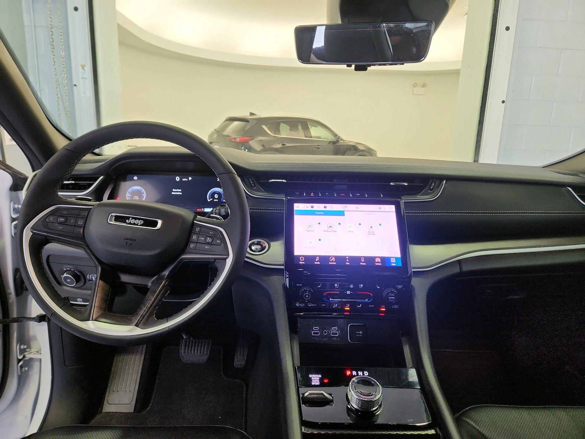 Thumbnail: 2025 Jeep Grand Cherokee - 9