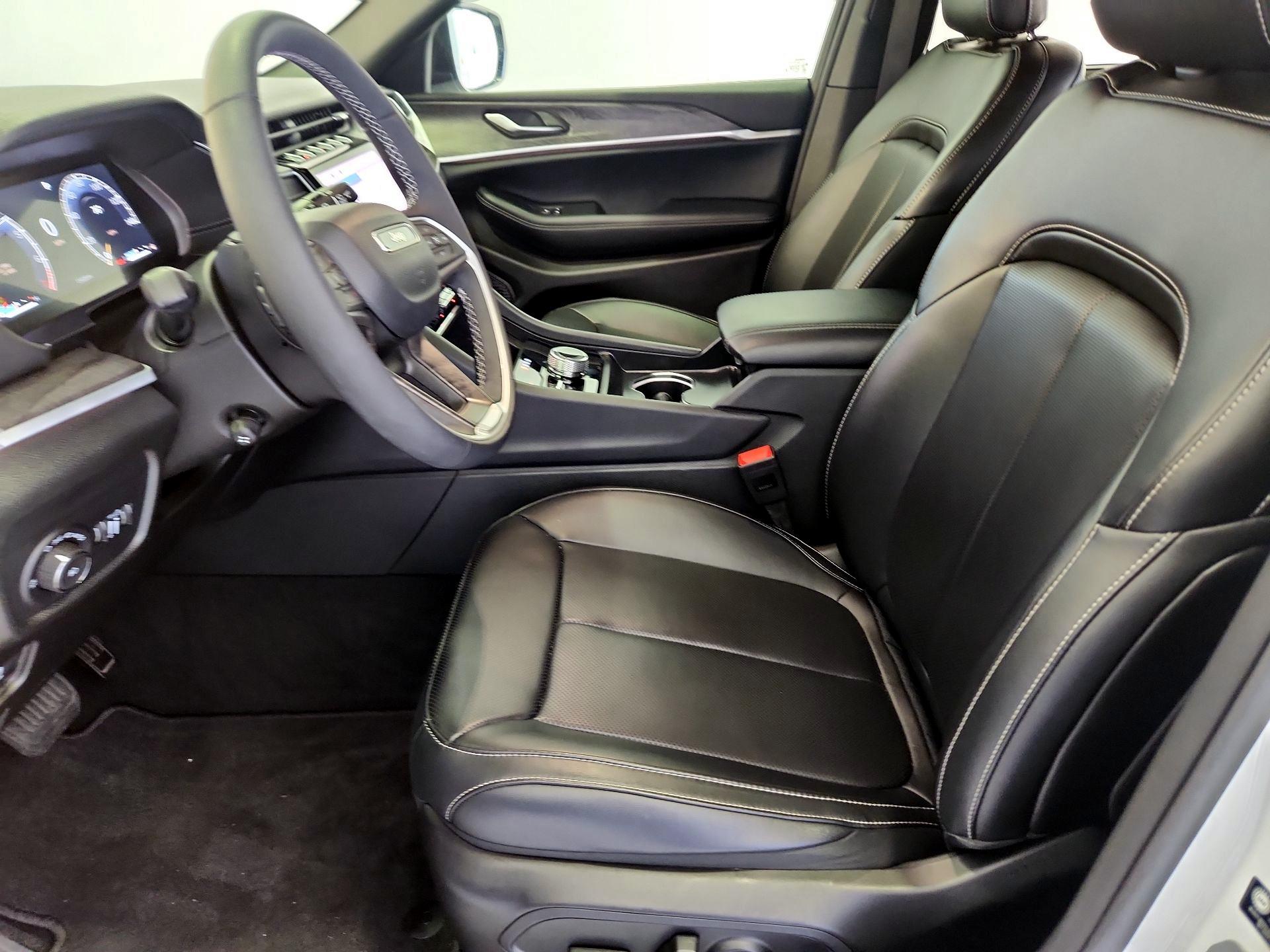 Thumbnail: 2025 Jeep Grand Cherokee - 11