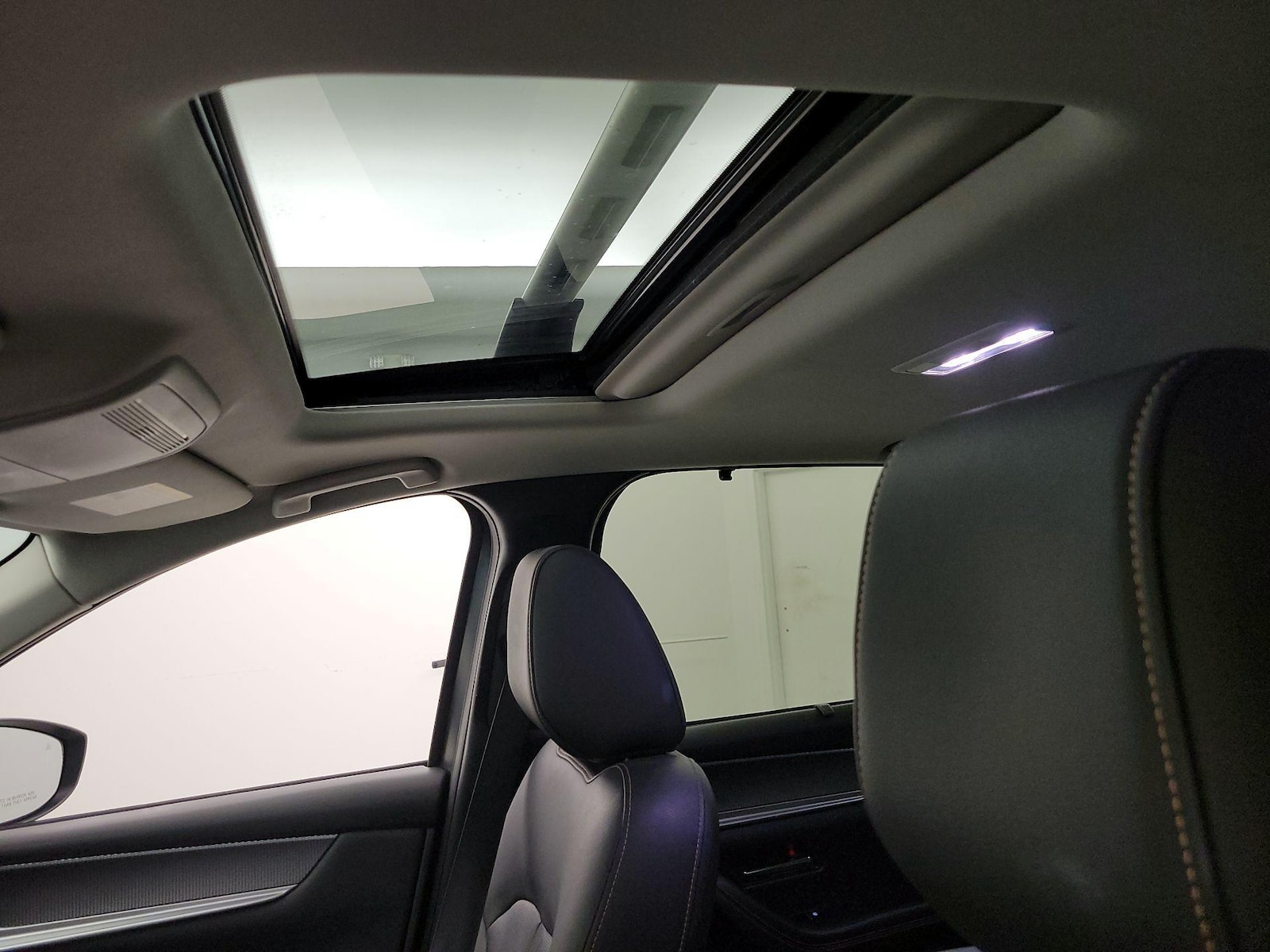 Sunroof(s) & Overhead Airbags