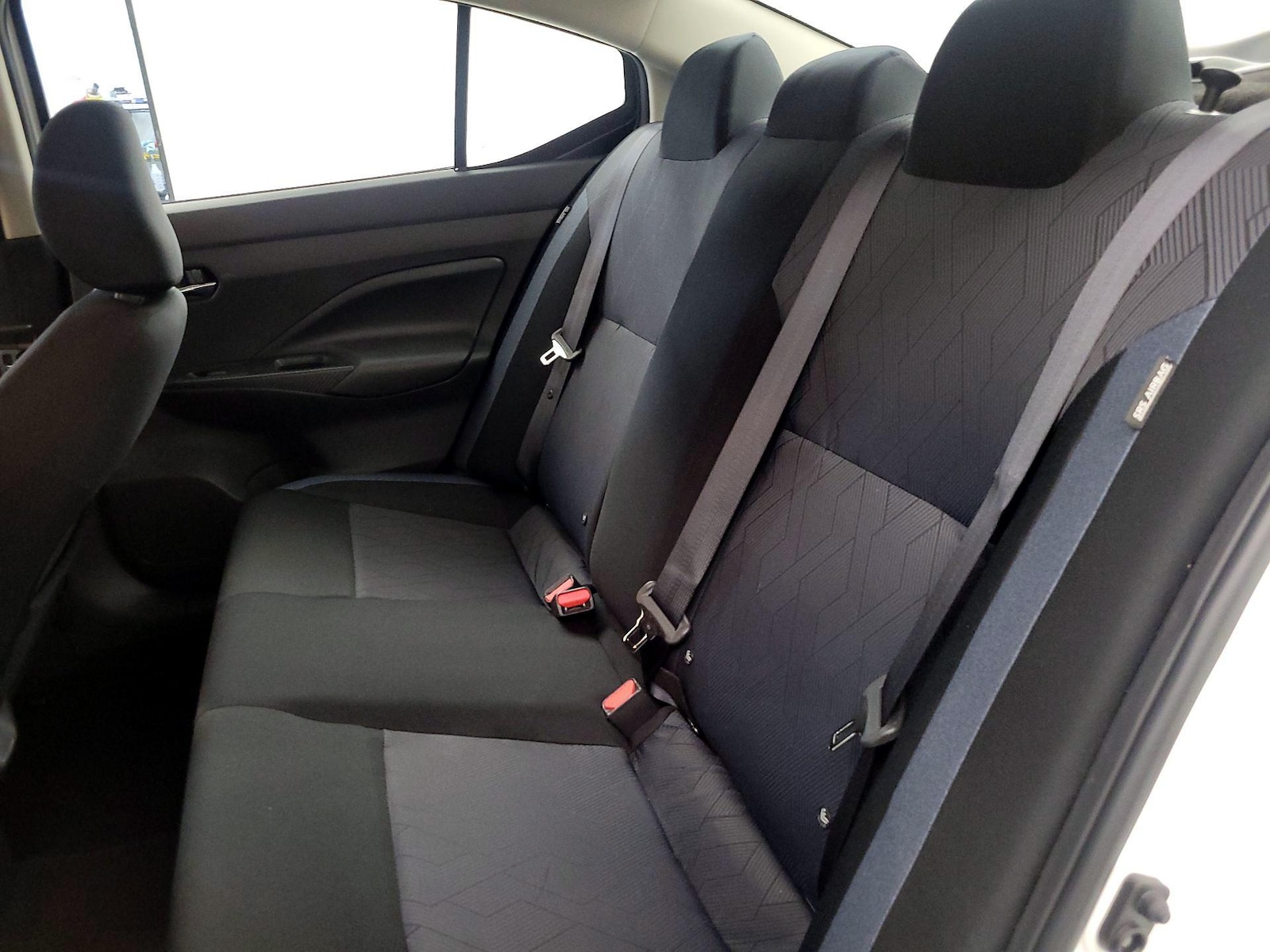 2025 Nissan Versa Sedan SV - Photo 19