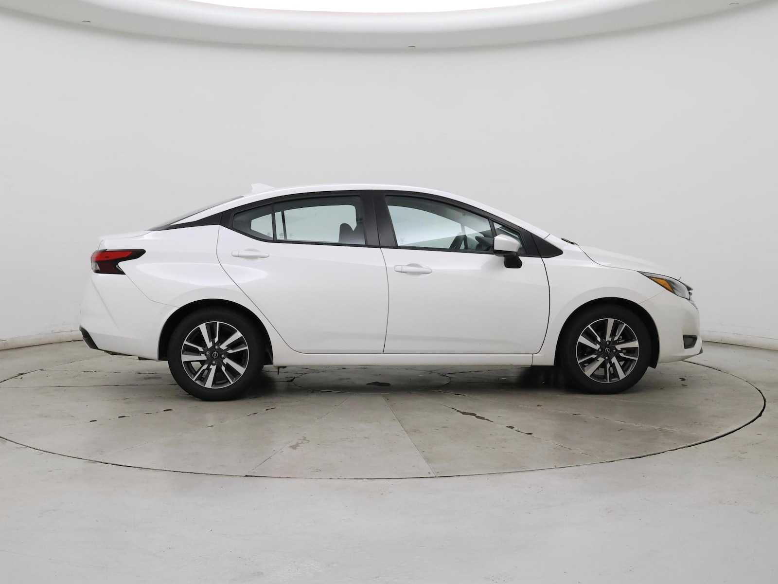 2025 Nissan Versa Sedan SV - Photo 8