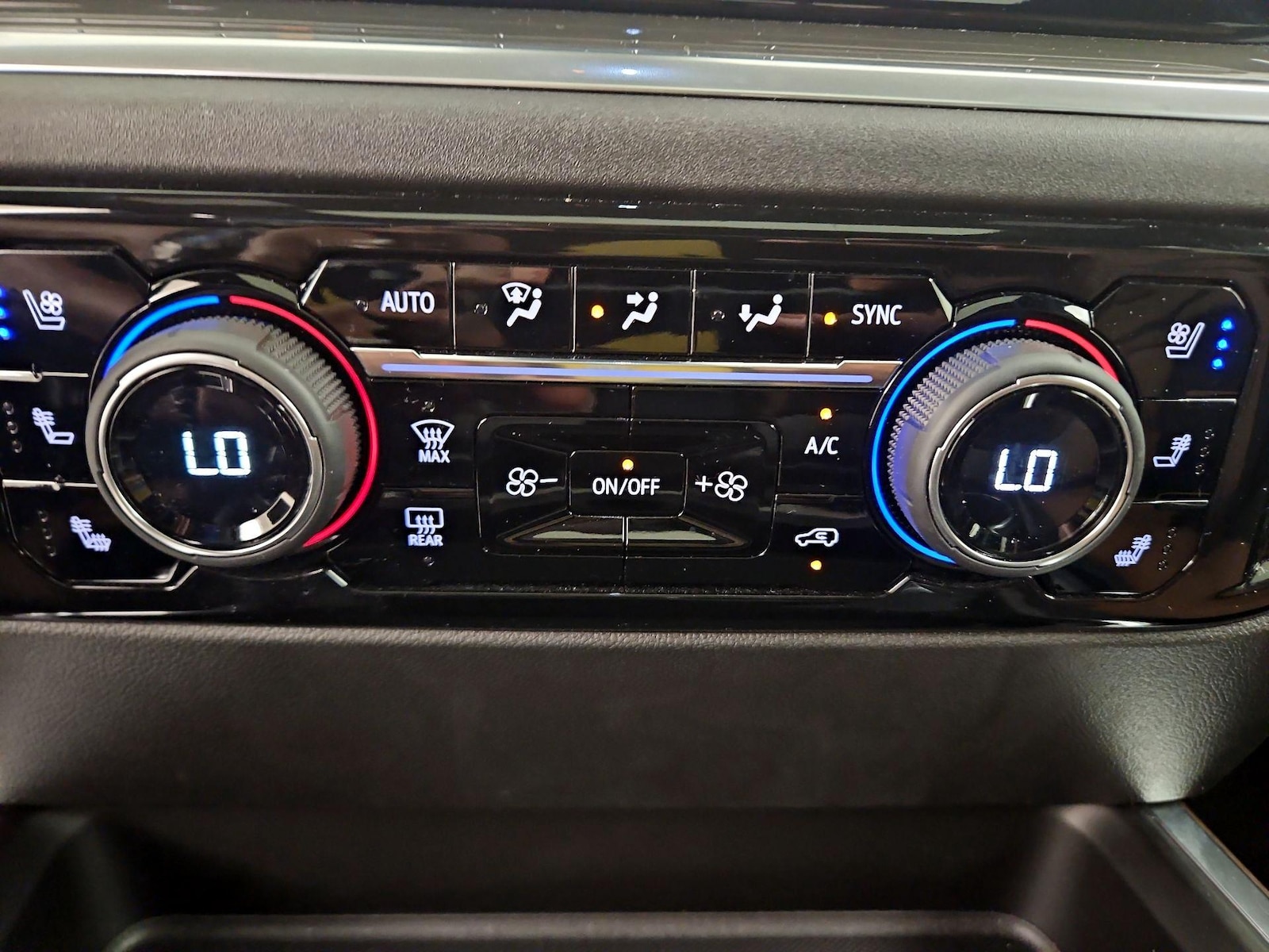 2026 Chevrolet Silverado 2500HD High Country - Photo 18