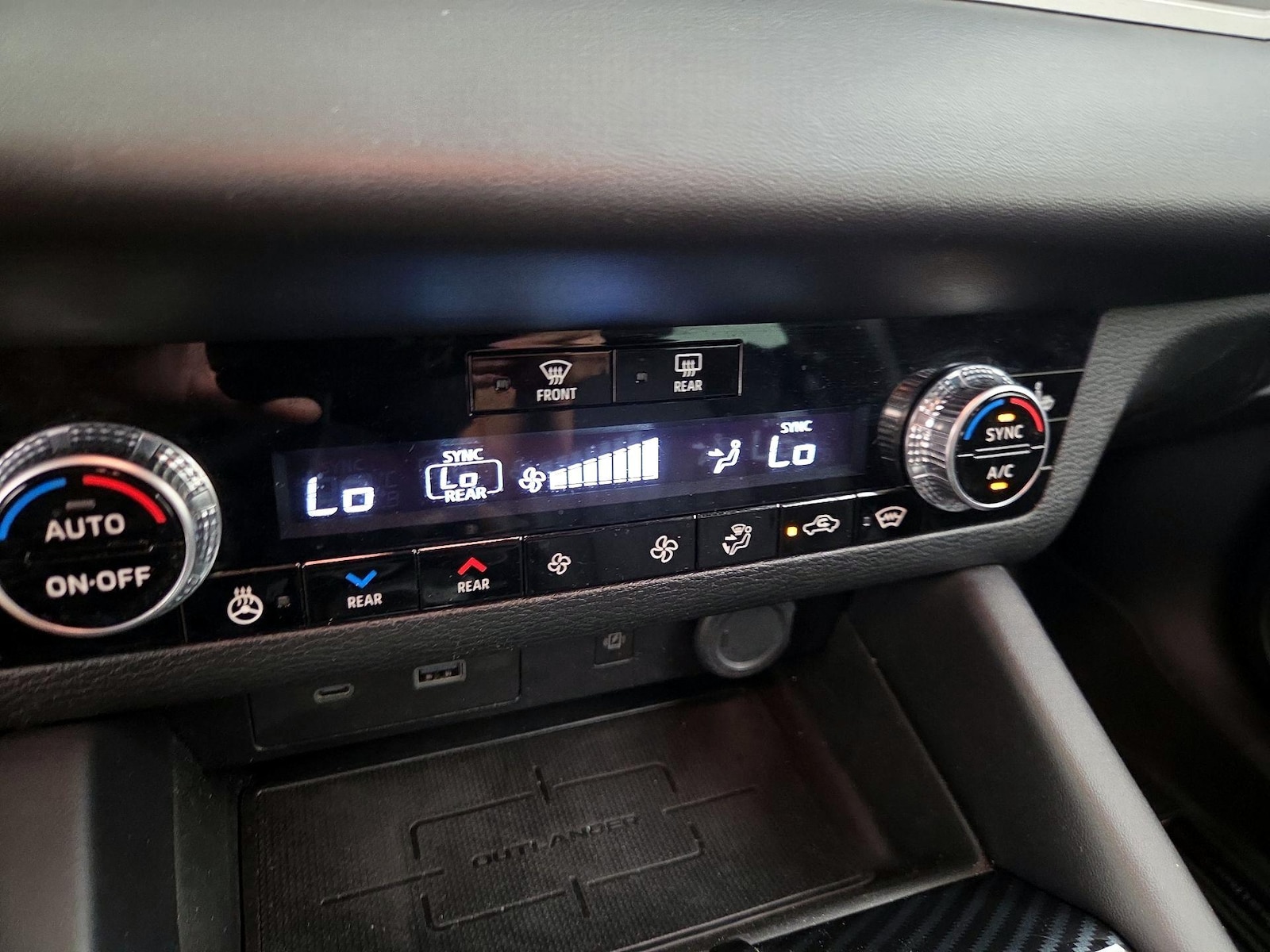 2023 Mitsubishi Outlander SEL - Photo 18
