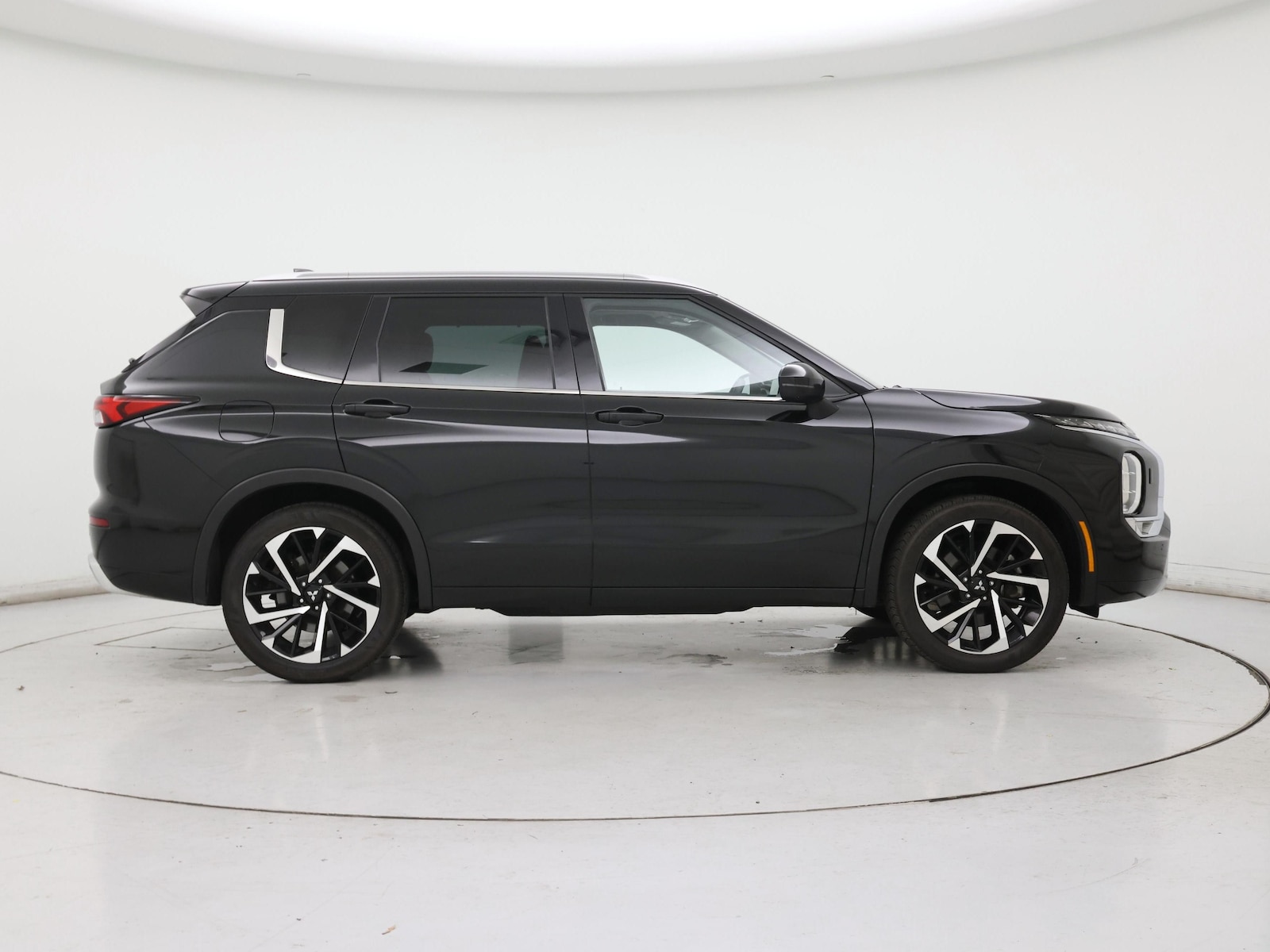 2023 Mitsubishi Outlander SEL - Photo 8