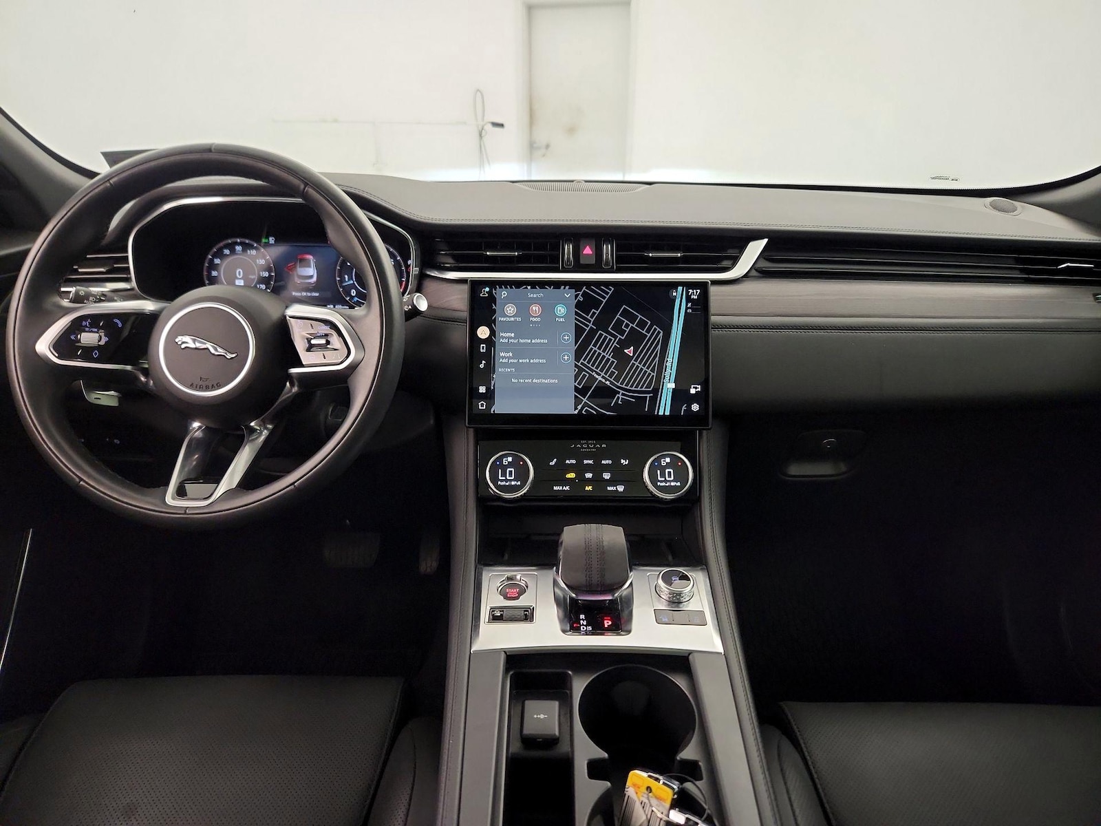 2023 Jaguar F-Pace S - Photo 8