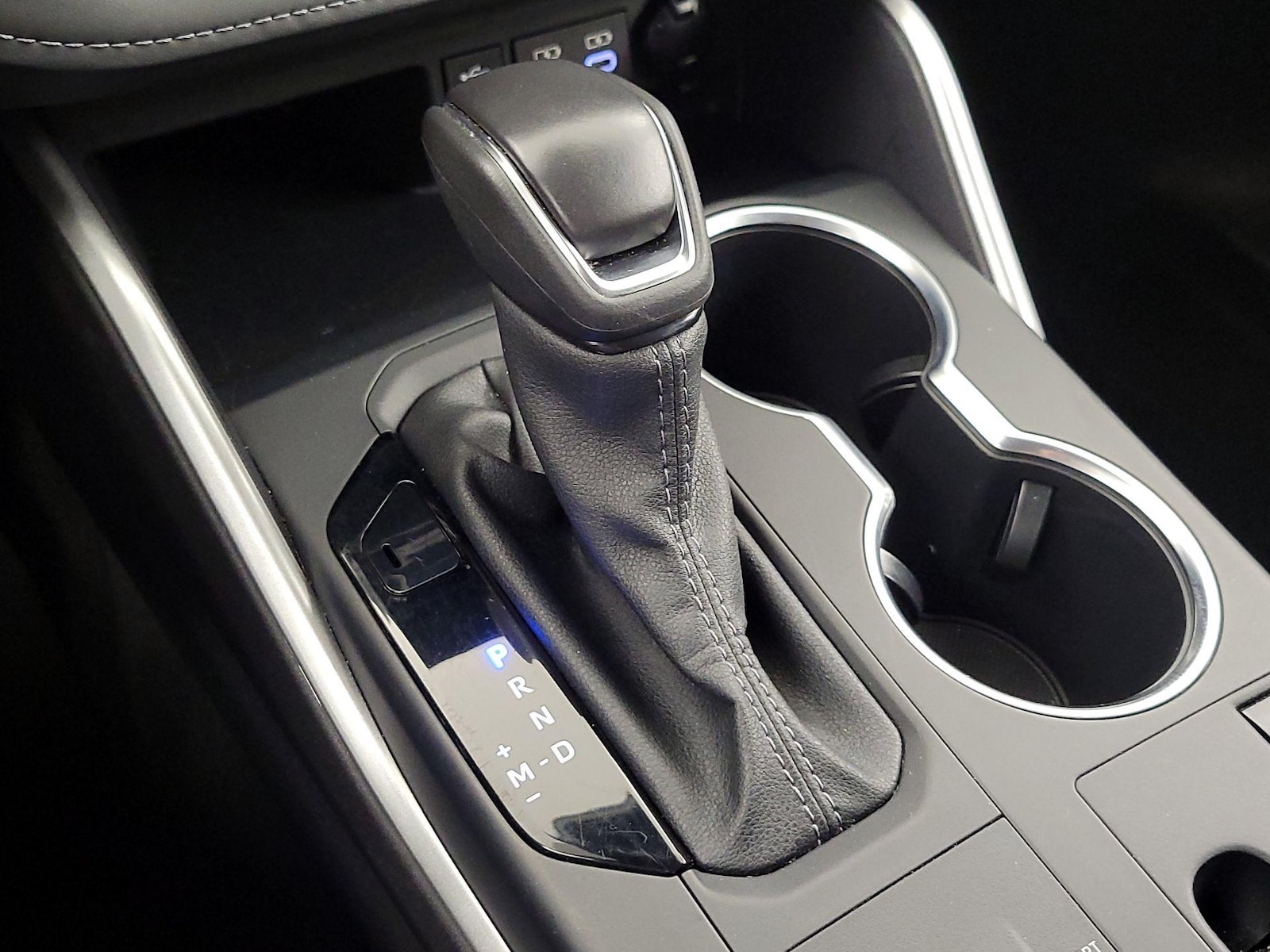 2025 Toyota Highlander LE - Photo 18